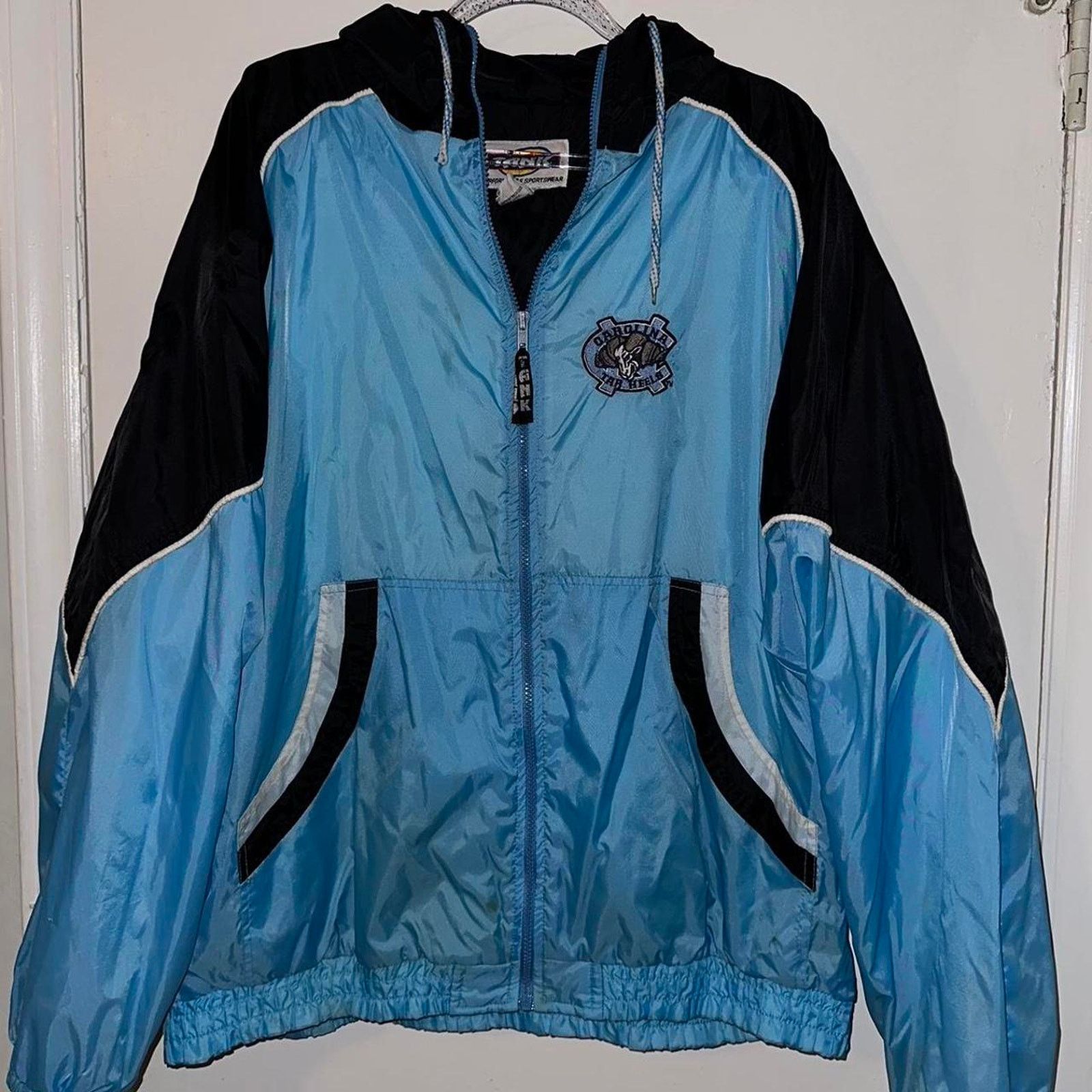 Vintage Vintage UNC Tar Heels Tank Windbreaker Jacket size XL Size US XL / EU 56 / 4 - 1 Thumbnail