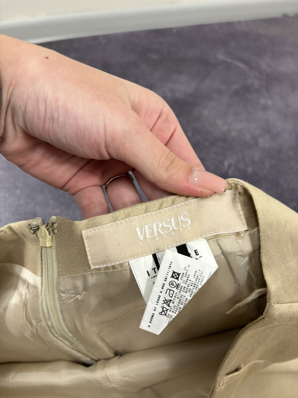 Versace × Versus Versace Versace Versus Women’s Classic Luxury Midi Skirt Size 28" / US 6 / IT 42 - 8 Thumbnail
