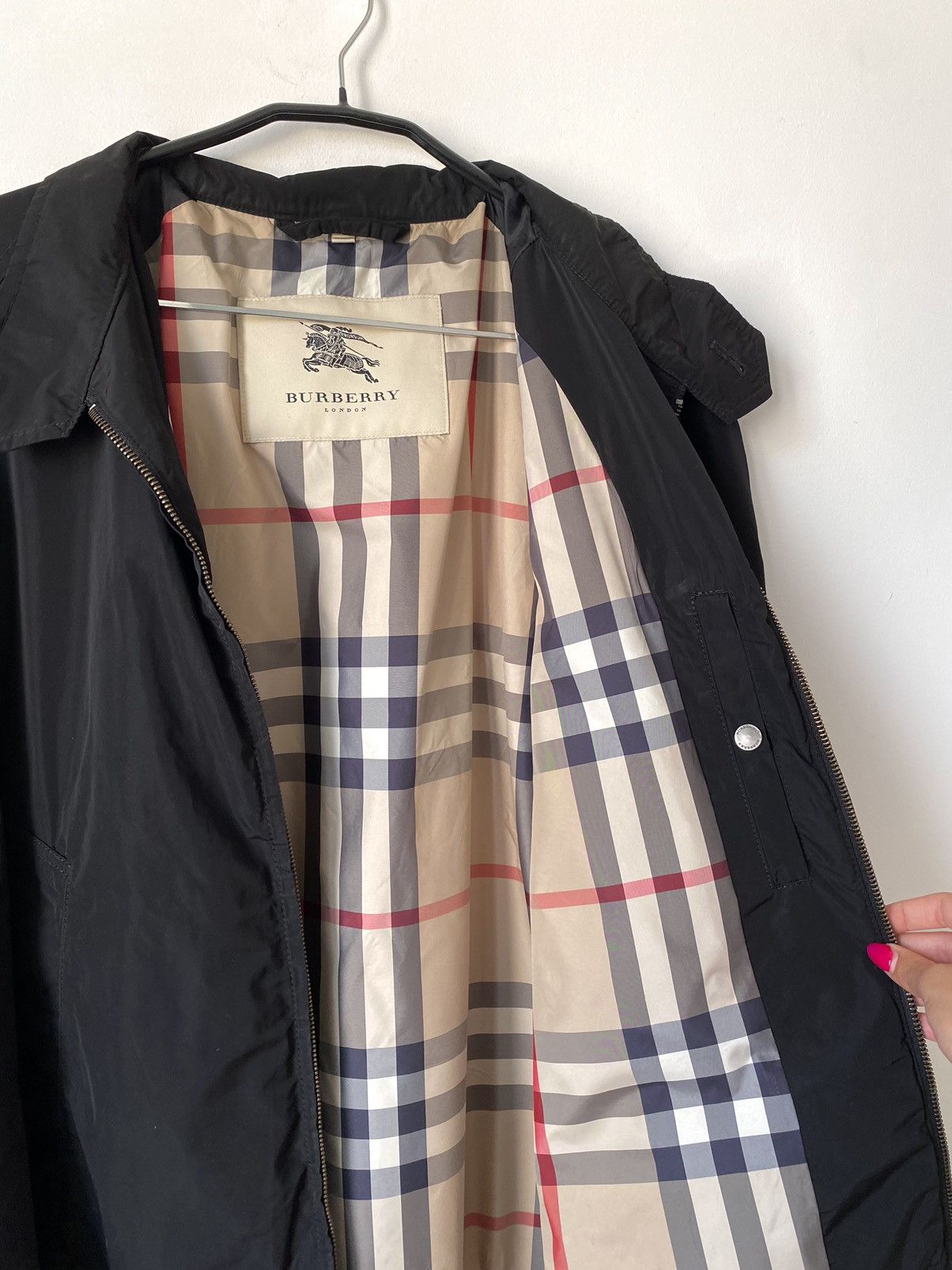 Burberry Burberry Black Windproof/Waterproof Jacket, Size:XL Size US XL / EU 56 / 4 - 3 Thumbnail