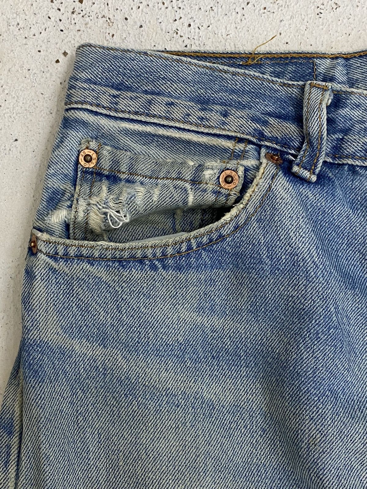 Levi's Vintage 90s Levis 501 Button Fly 311 Distressed Light Blue Size US 31 - 13 Thumbnail