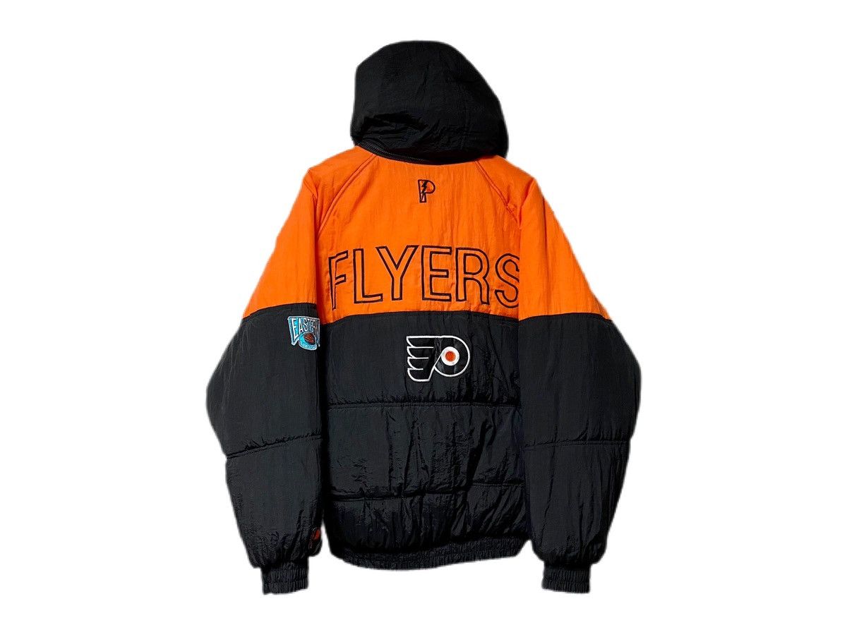 image of Nhl x Pro Player Vintage Philadelphia Flyers Pro Player Puffer Jacket Parka in Black/Orange (Size X