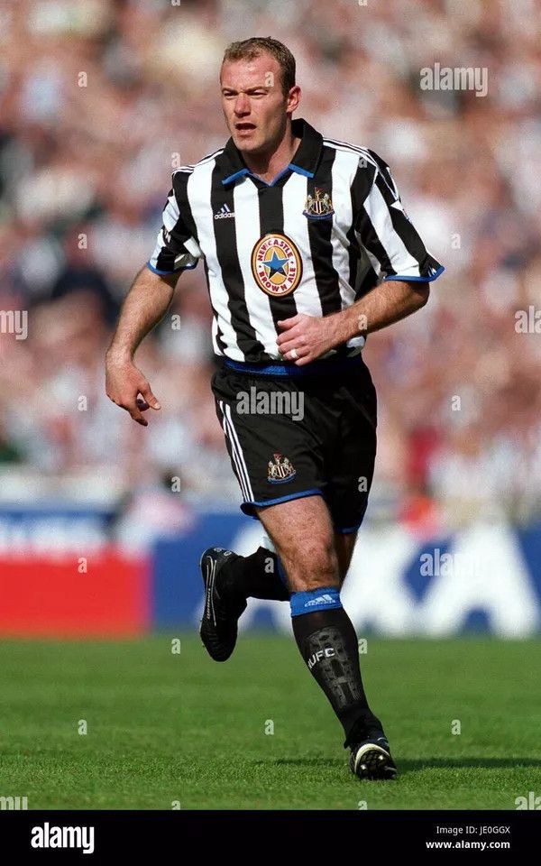 Adidas × Vintage NEWCASTLE UNITED 2000 2001 FOOTBALL SHORTS SOCCER SHORTS Size US 32 / EU 48 - 8 Thumbnail