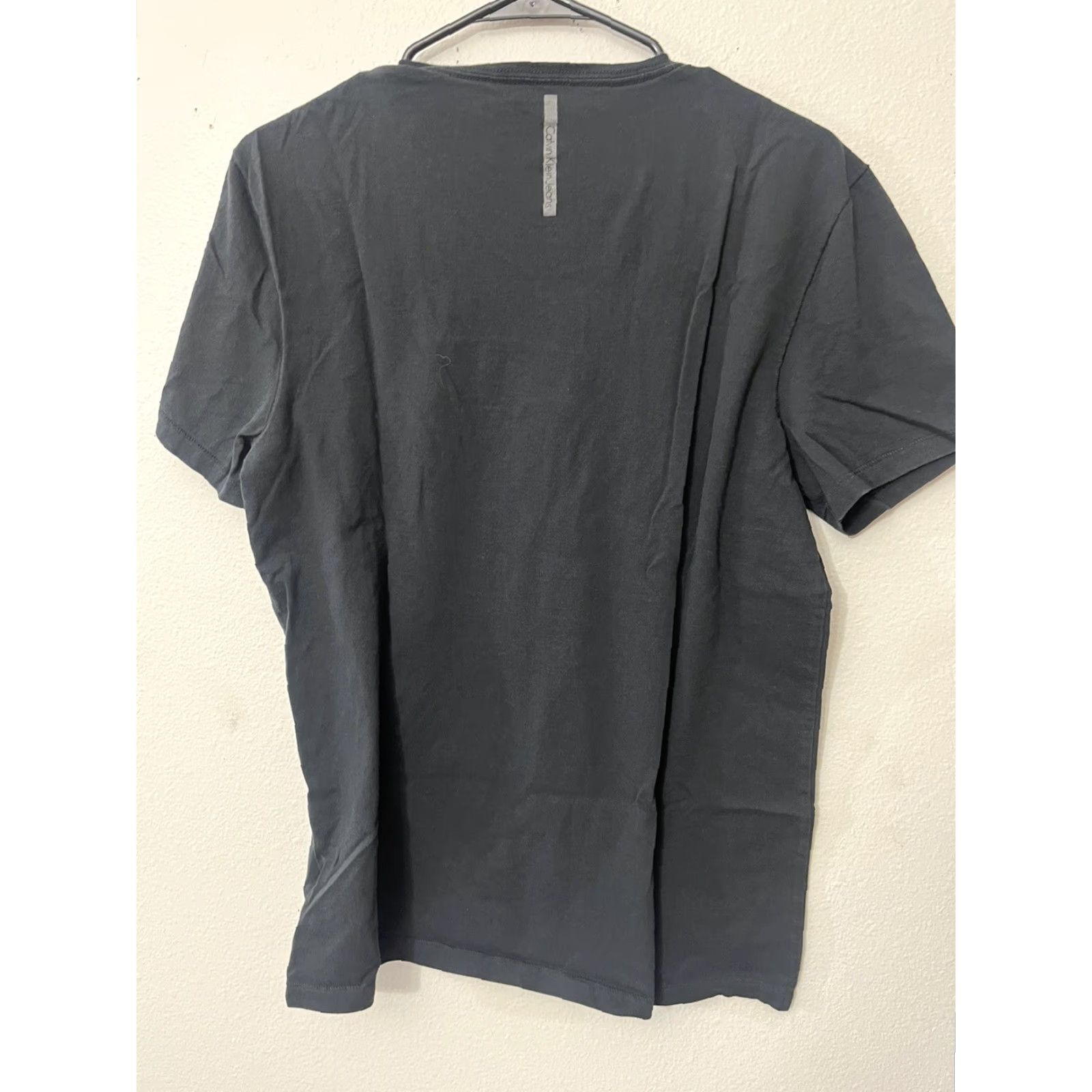Vintage Calvin Klein Jeans Tee Shirt Short Sleeve Navy Blue Henley Pocket M Womens T-Shirt Minimalist Vintage Style 90s Event Size 32" / US 10 / IT 46 - 2 Thumbnail