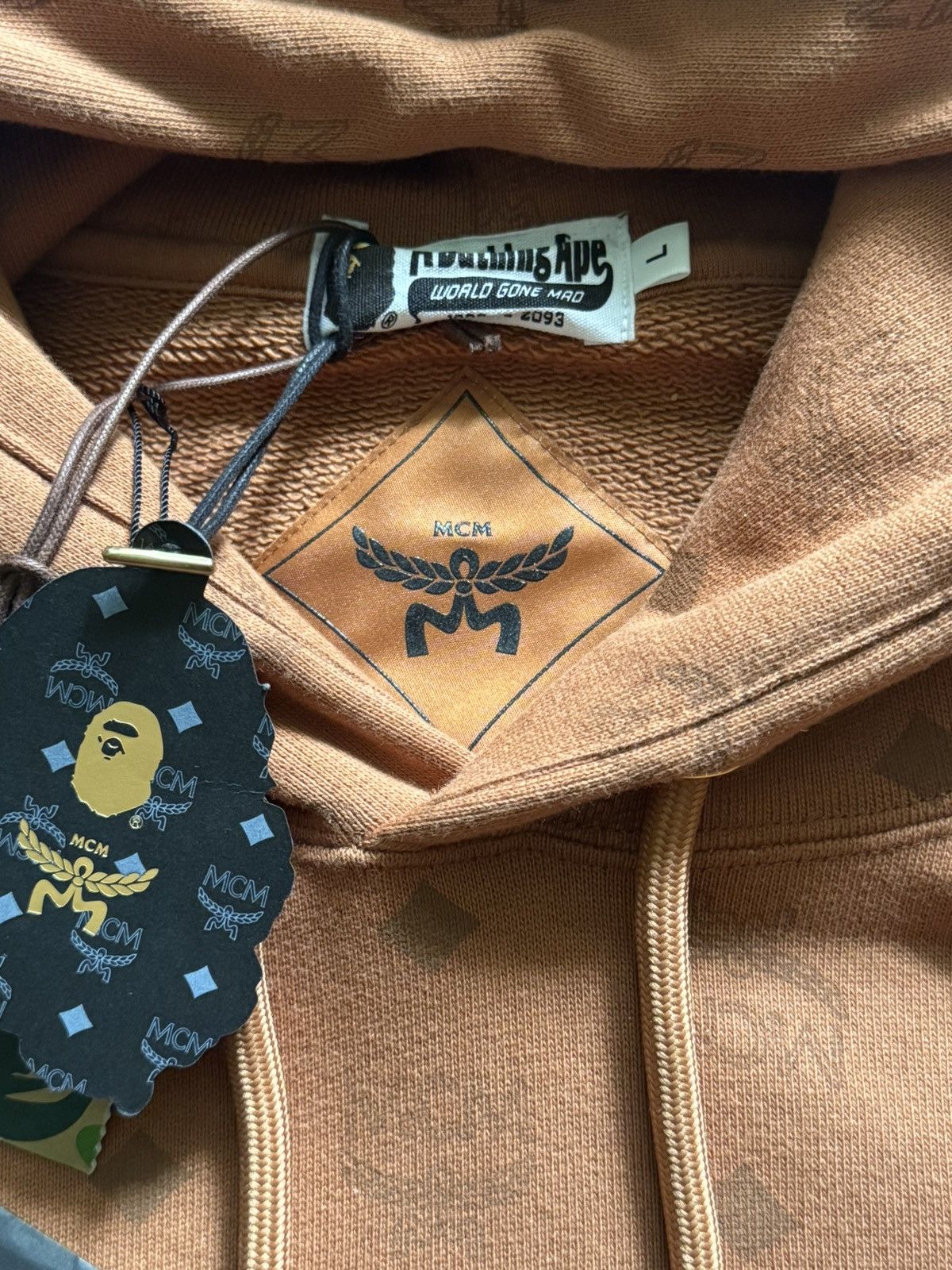 Bape × MCM BAPE x MCM Year of the Dragon Shark Pullover Hoodie - Brown Size US L / EU 52-54 / 3 - 7 Thumbnail
