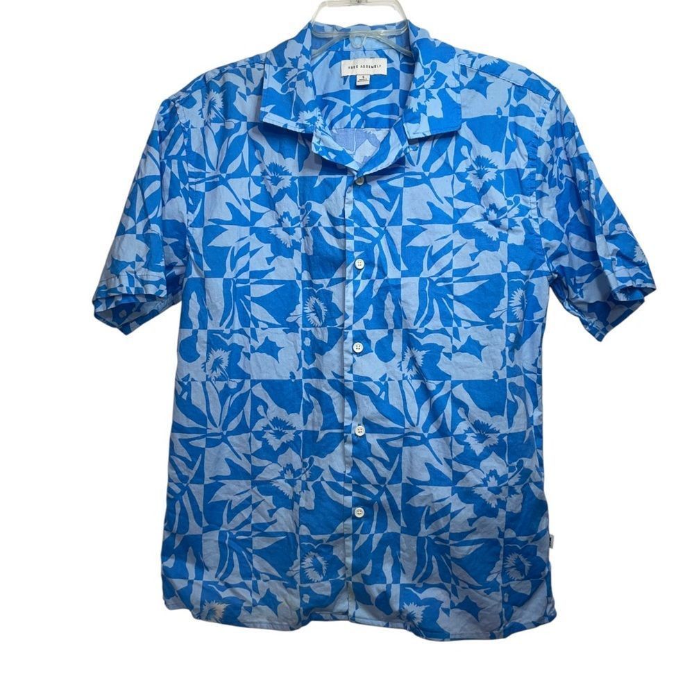 Other Free Assembly Blue Floral Button Front Shirt Small Size US S / EU 44-46 / 1 - 1 Thumbnail