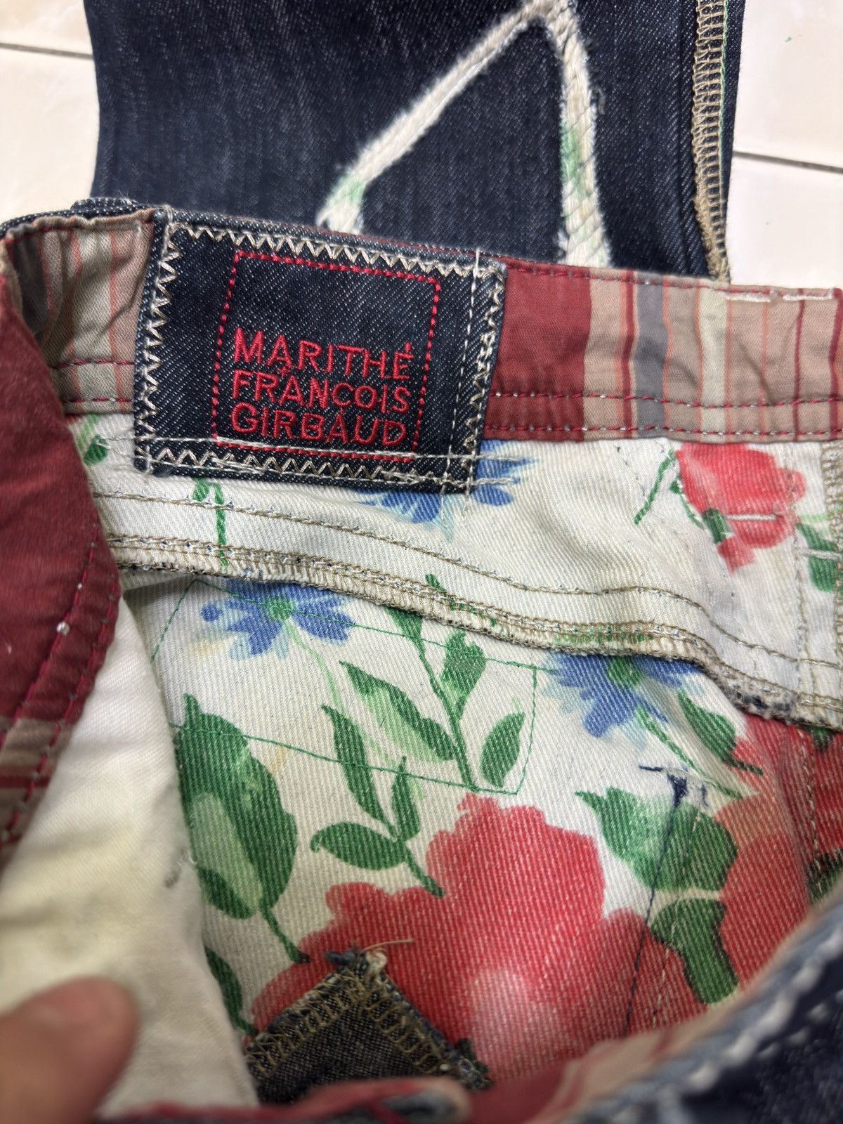 Marithe + Francois Girbaud Marithé + François Girbaud Cropped Flare Patchwork Denim Size 27" / US 4 / IT 40 - 14 Thumbnail