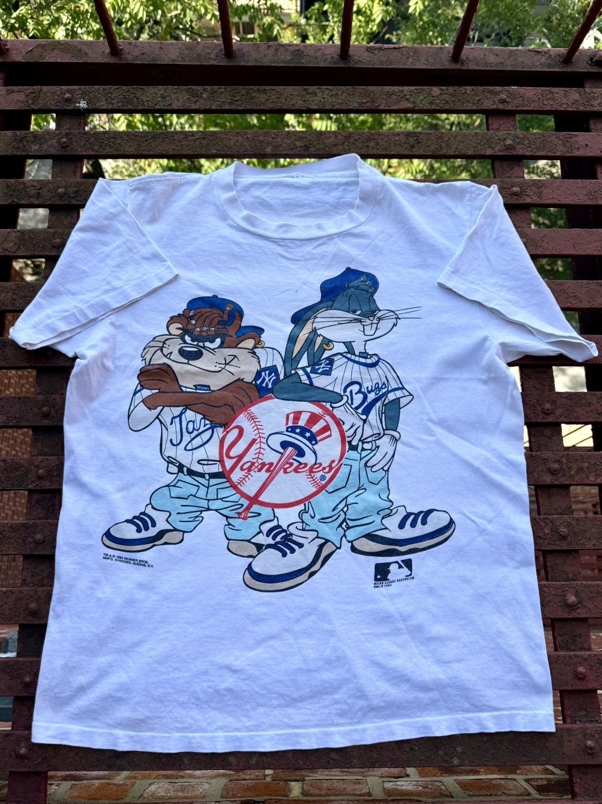 Changes RARE VTG NY Yankees Looney Tunes Taz Devil Bugs Bunny 1993 Size US L / EU 52-54 / 3 - 1 Thumbnail