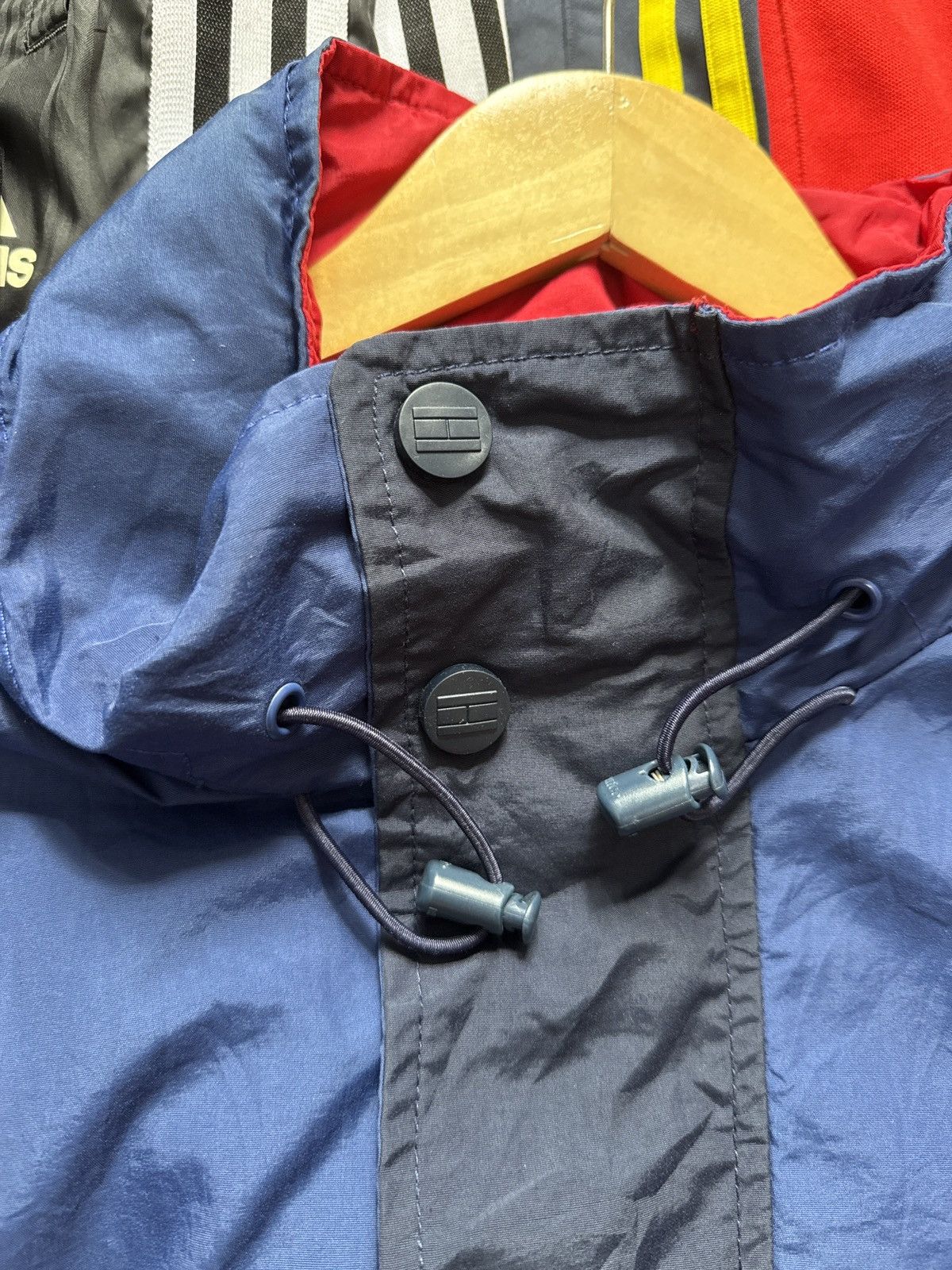 Tommy Hilfiger vintage 90s Tommy Hilfiger blue windbreaker jacket Size US XL / EU 56 / 4 - 3 Thumbnail