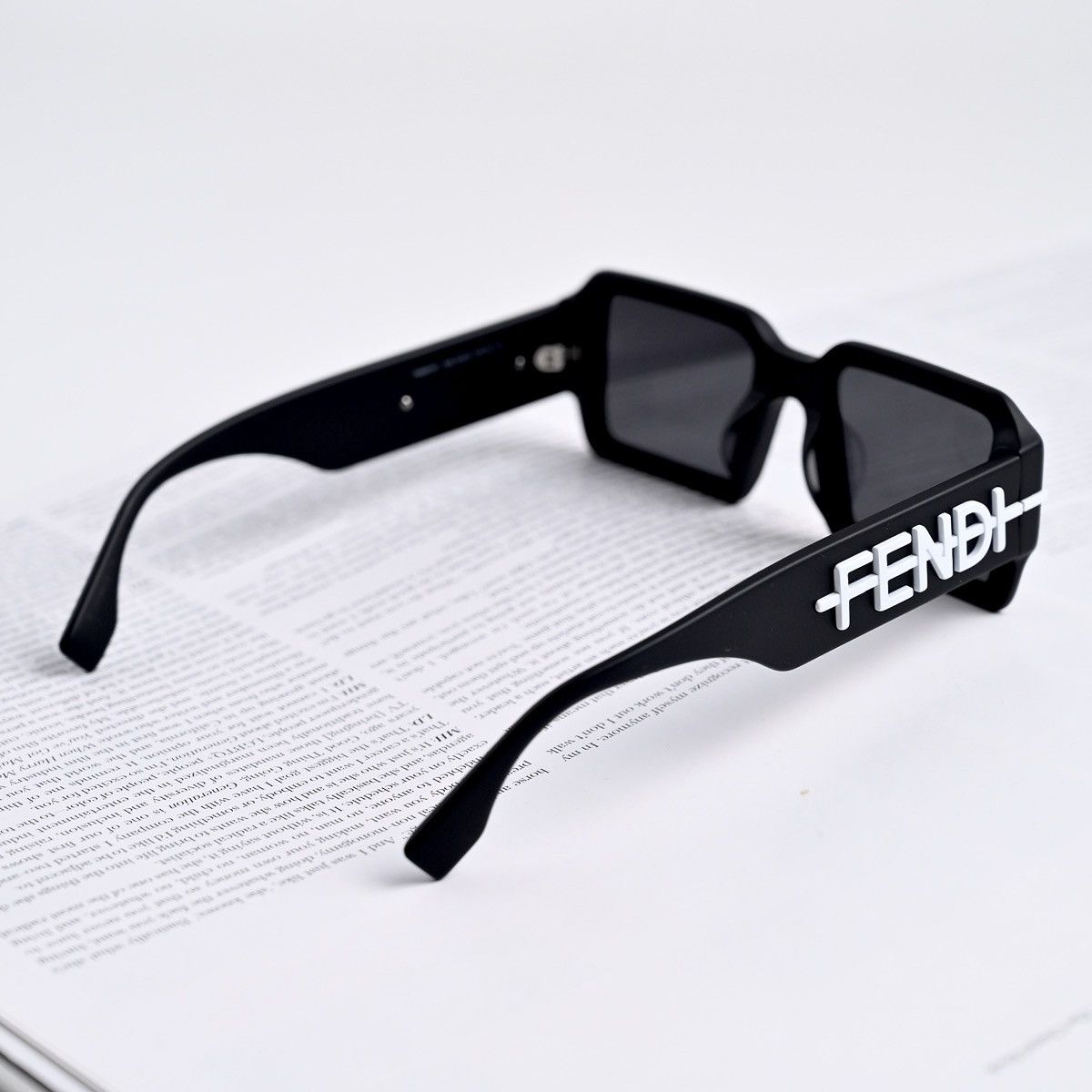 Fendi FENDI GRAPHY FE40073U 02A SUNGLASSES Size ONE SIZE - 7 Thumbnail