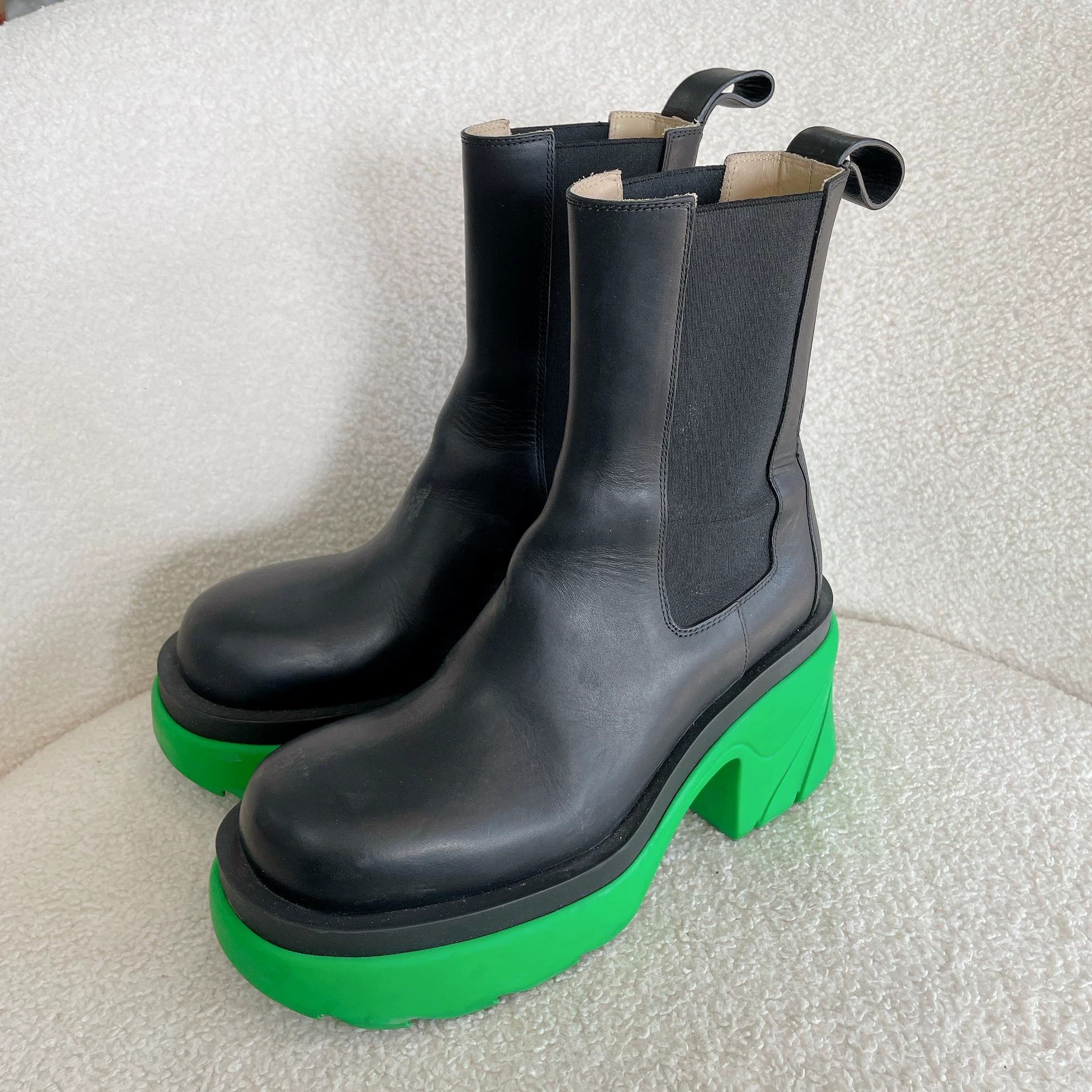 Bottega Veneta Bottega Veneta black green sole mid-calf boots 38 Size US 7 / IT 37 - 1 Thumbnail