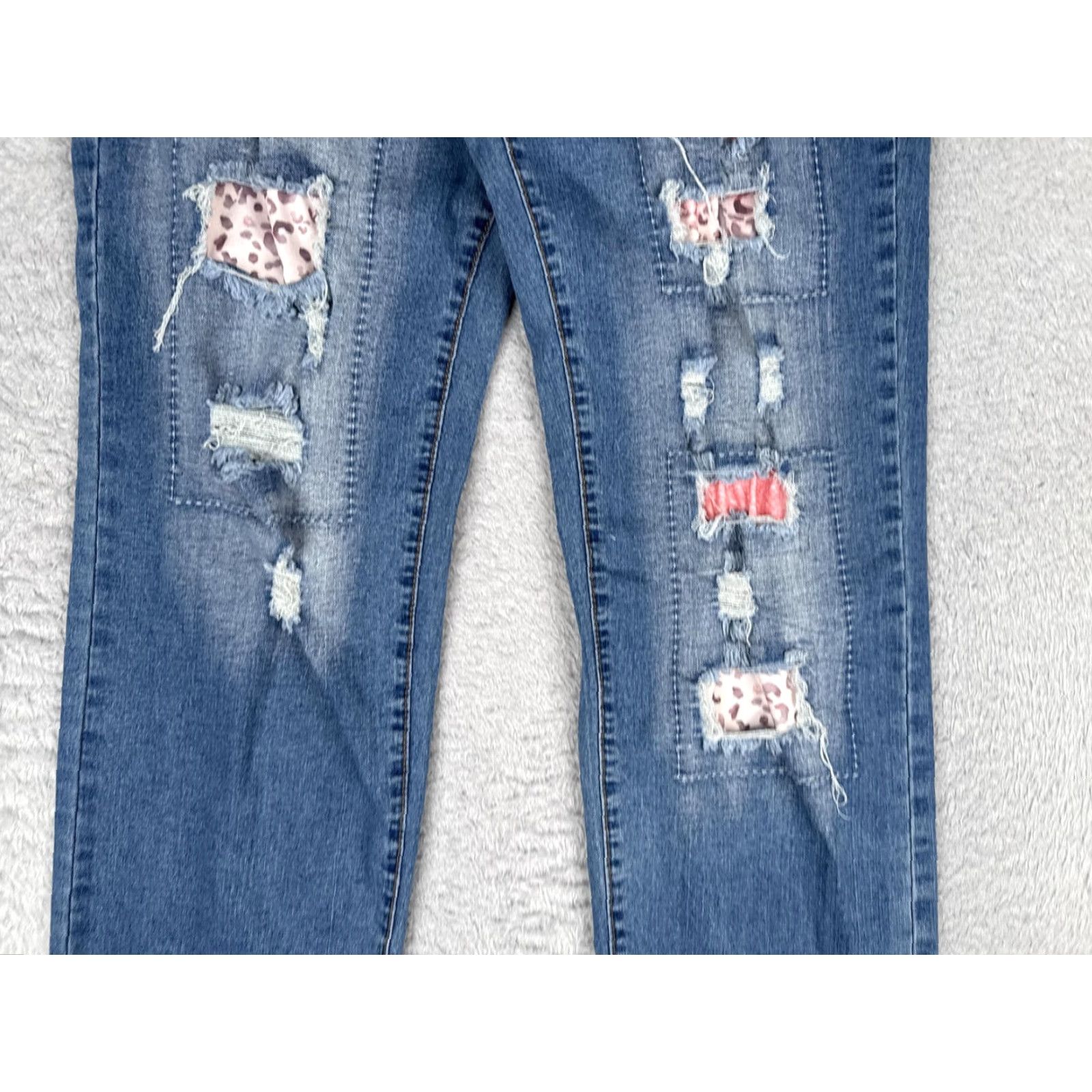 Vintage VINTAGE? No — Straight Jeans Womens XL Blue Med Wash Mid Rise Patchwork Distressed 29x30 Size 40" / US 18 - 3 Thumbnail