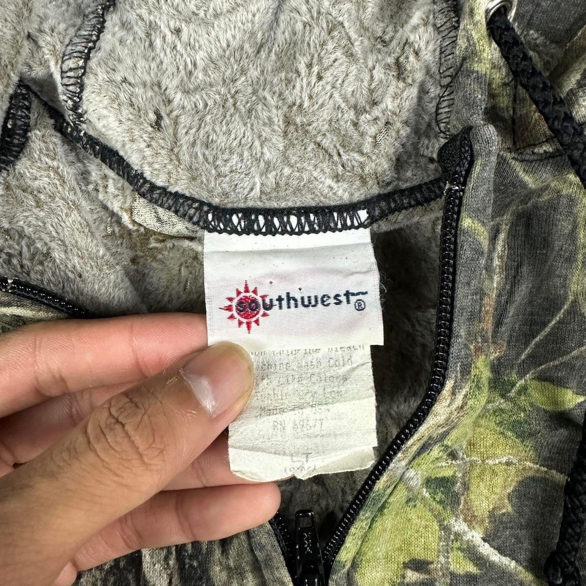 Carhartt × Vintage Vintage Y2K Realtree Camo Zip up Hoodie Carhartt Style Size US S / EU 44-46 / 1 - 7 Thumbnail