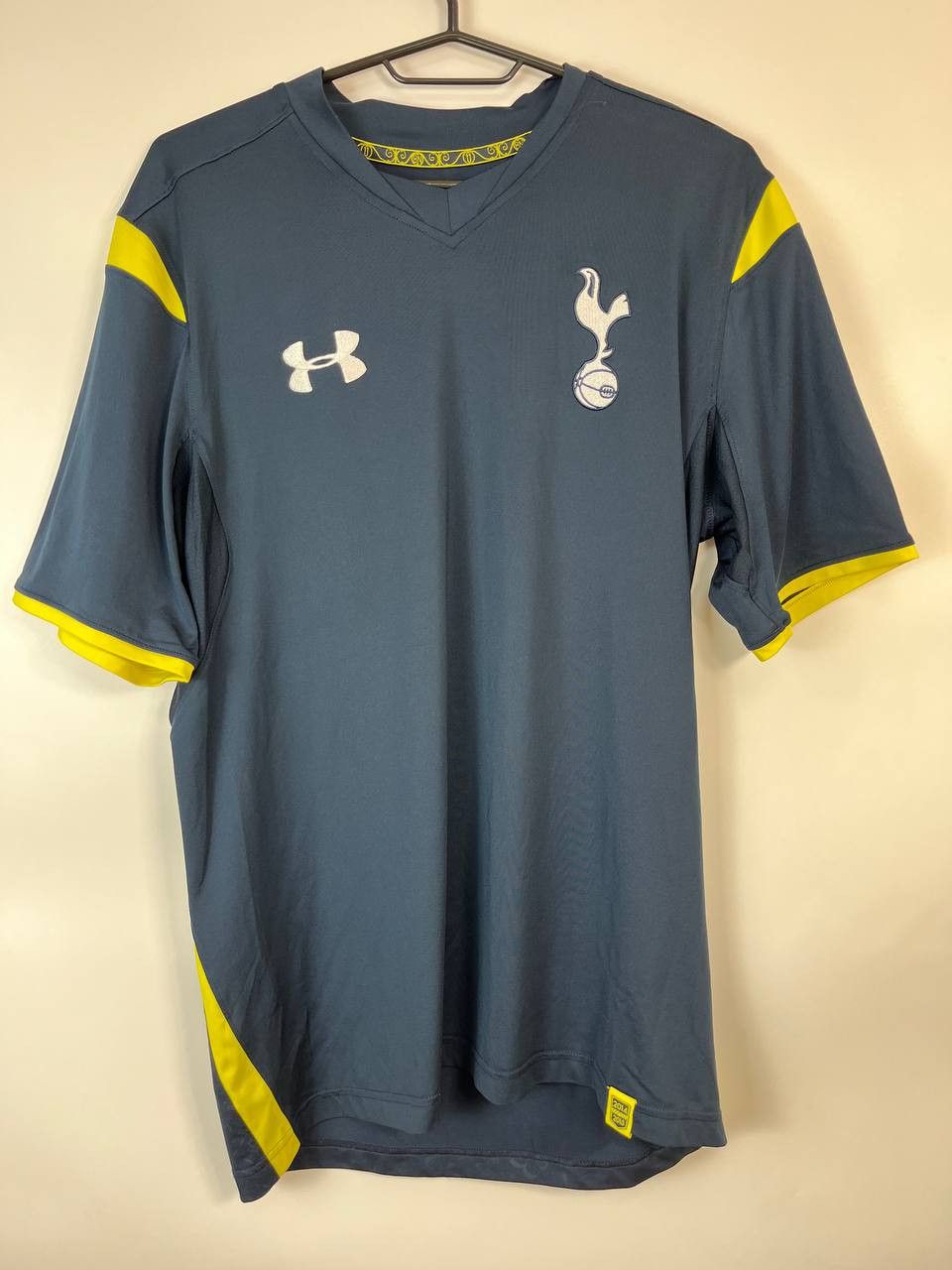 Under Armour TOTTENHAM HOTSPUR 2014 2015 TRAINING FOOTBALL SHIRT Sz M Size US M / EU 48-50 / 2 - 1 Thumbnail