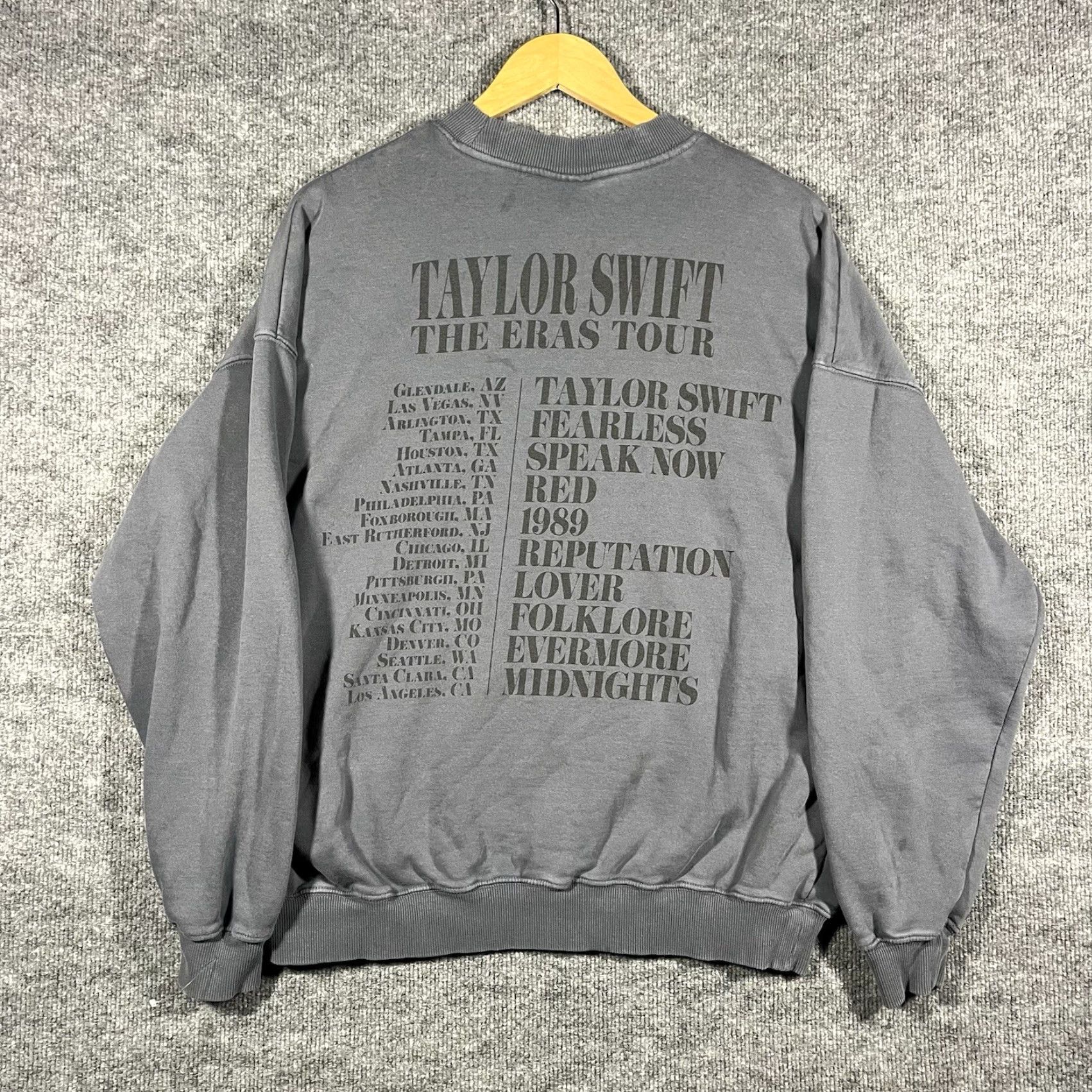 Vintage Taylor Swift Sweatshirt Women’s Small Crewneck Pullover Gray Eras Tour Official Crewneck Sweatshirt Graphic Print All Seasons Size S / US 4 / IT 40 - 5 Thumbnail