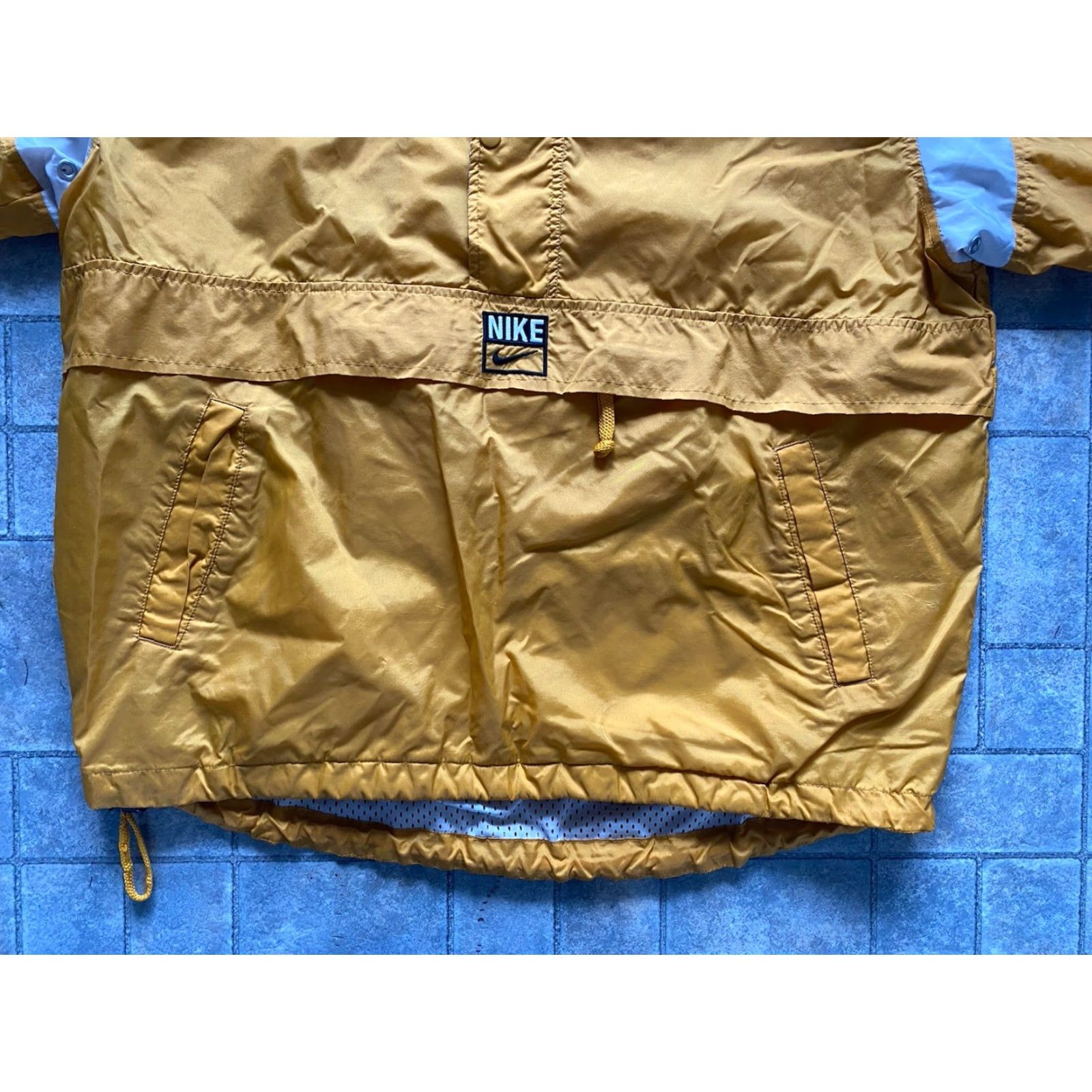 Nike Nike Windbreaker Jacket Men L Yellow Hooded Pockets Zipped Pockets Front Pocket Back Vents nylon polyester Regular Size US L / EU 52-54 / 3 - 3 Thumbnail