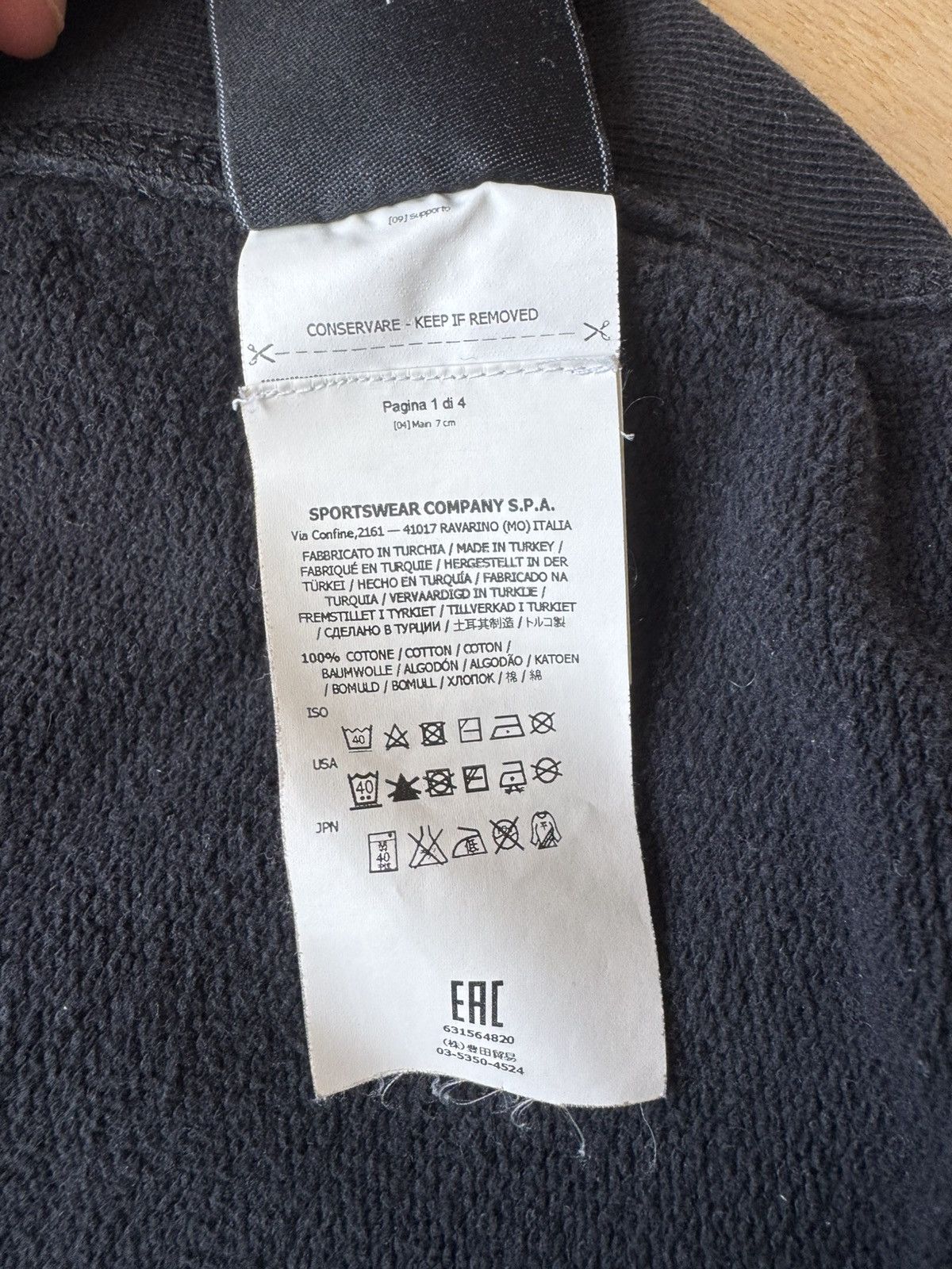 Stone Island Stone Island zip-up in black. Size US XL / EU 56 / 4 - 8 Thumbnail