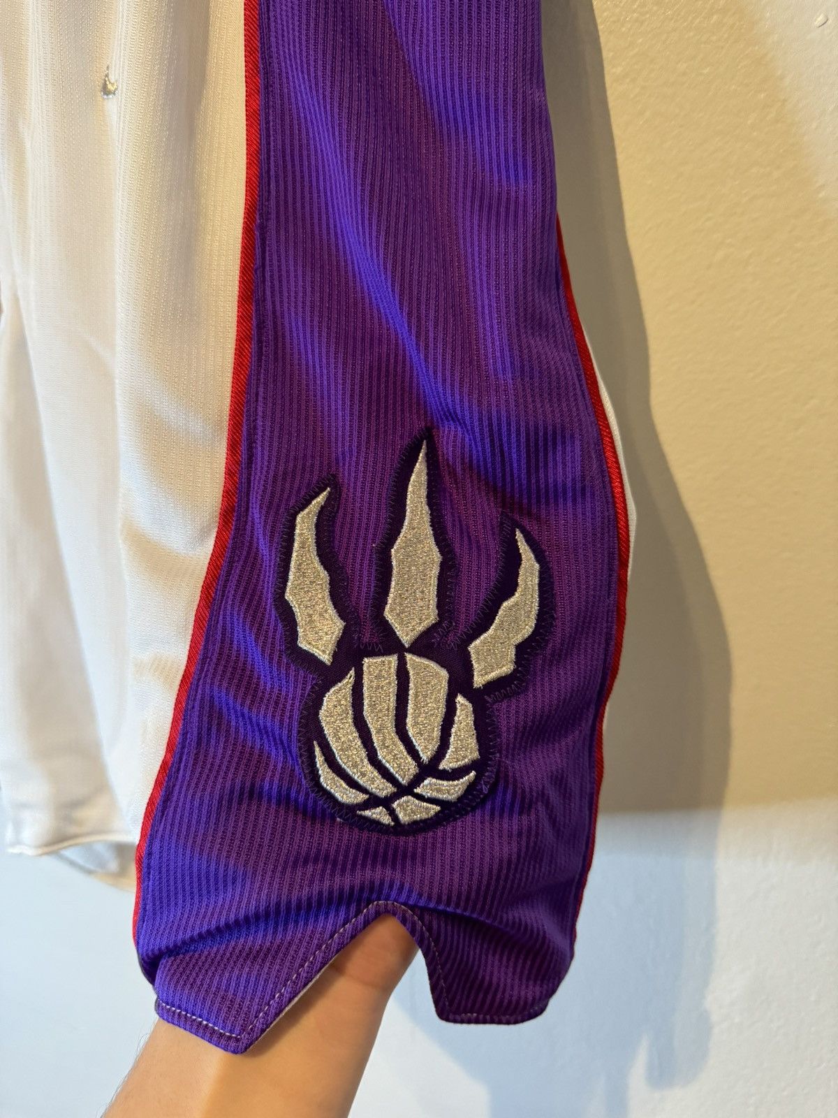 Nike Toronto Raptors Nike Shorts NBA Vince Carter Men 36 Size US 36 / EU 52 - 2 Thumbnail