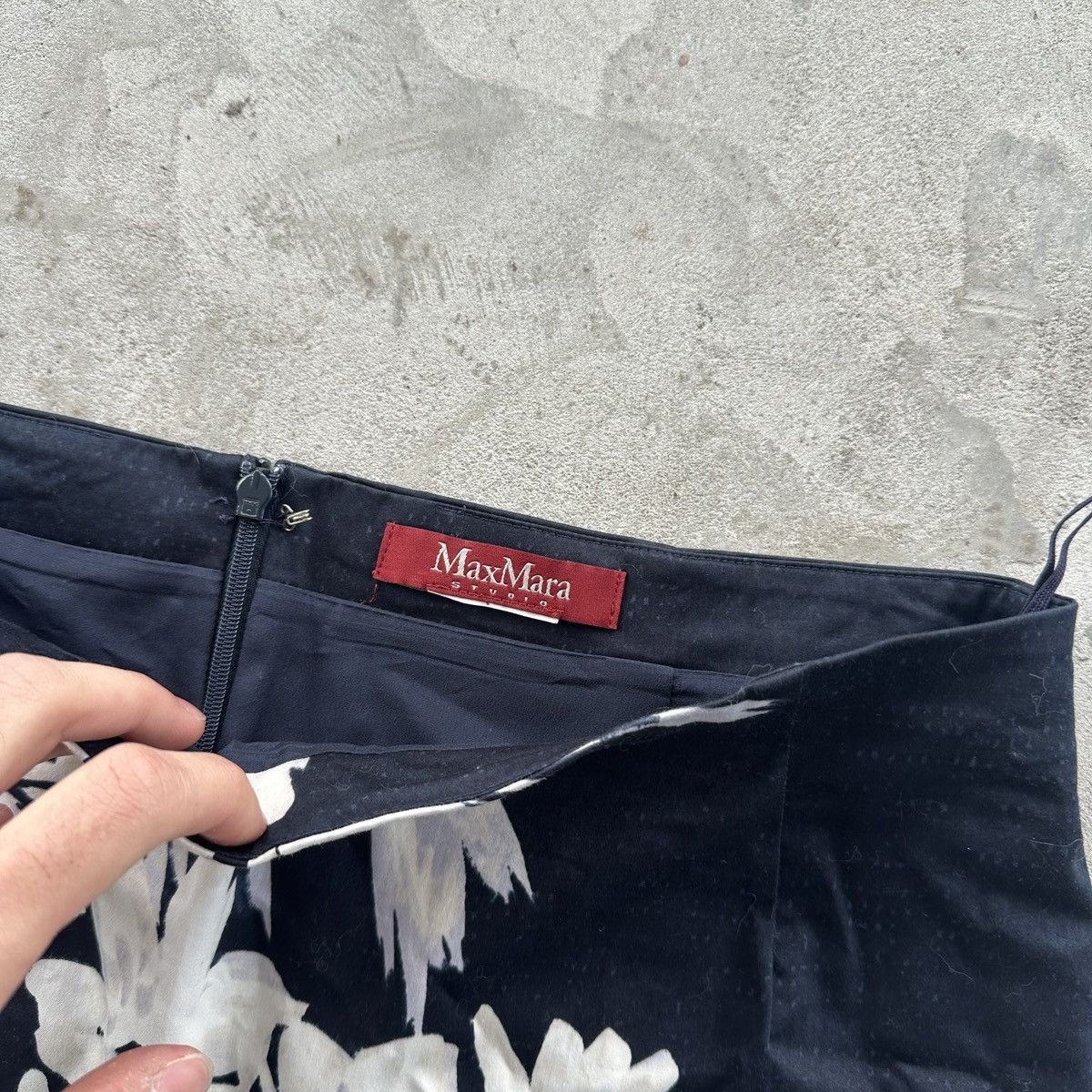 Max Mara Max Mara Women's Midi Skirt Blue Floral Midi A-Line Size M Size 27" / US 4 / IT 40 - 10 Thumbnail