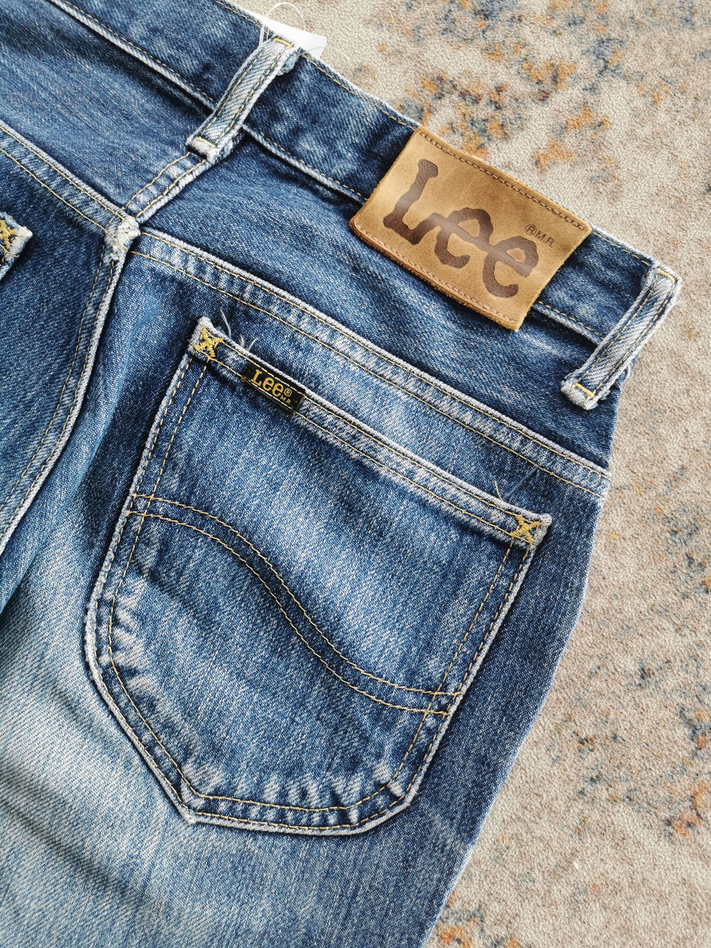 Lee VINTAGE LEE FLARE DISTRESSED JEANS BOOTCUT FADED PANTS Size US 26 / EU 42 - 11 Thumbnail