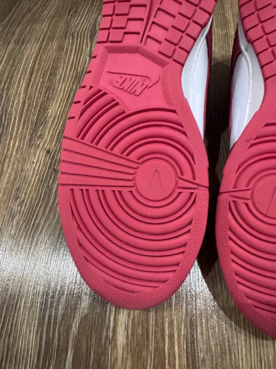 Nike Nike Dunk Low Valentine’s Day Womens Sneakers Size 40 Size US 8.5 / IT 38.5 - 12 Thumbnail