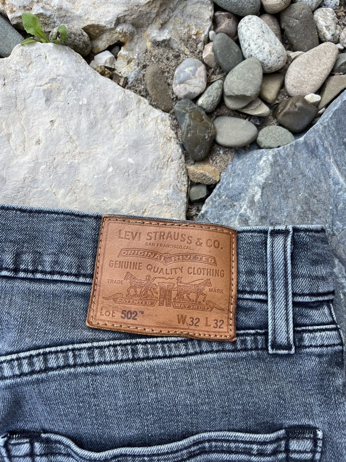 Jean × Levi's Levi’s 502 jeans 32x32 pants classic stone grey trousers Size US 32 / EU 48 - 14 Thumbnail