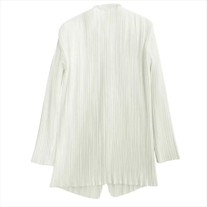 Issey Miyake Issey Miyake White pleated coat Size M / US 6-8 / IT 42-44 - 2 Thumbnail