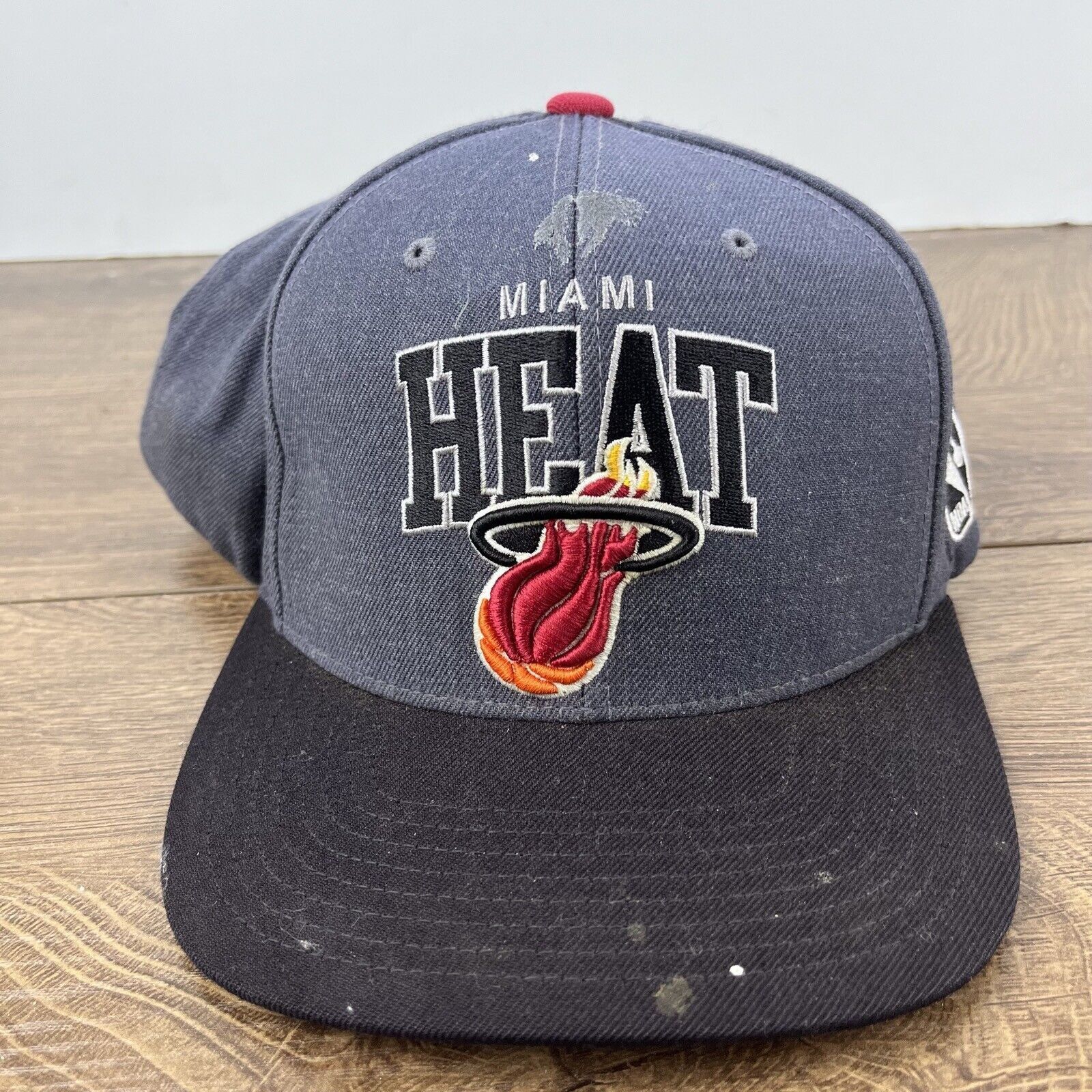 Mitchell & Ness Miami Heat Snapback Hat Mitchell & Ness Gray Cap Adjustable Size ONE SIZE - 6 Thumbnail