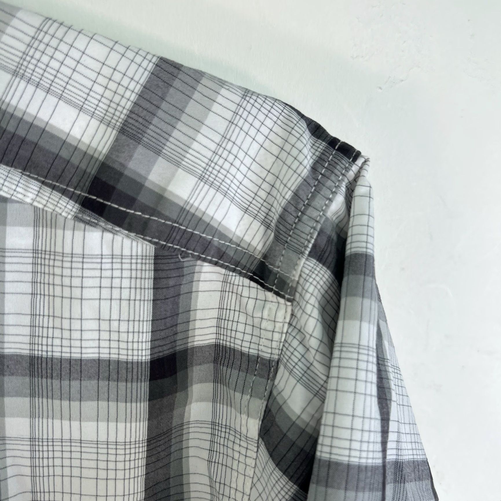 Vintage C.E. Schmidt Plaid Button-Down Shirt Mens Size 2XL Gray Short Sleeve Button-Up Sleeve Short Gray Plaid Shirt 2XL Mens C.E. Schmidt Size US XXL / EU 58 / 5 - 2 Thumbnail