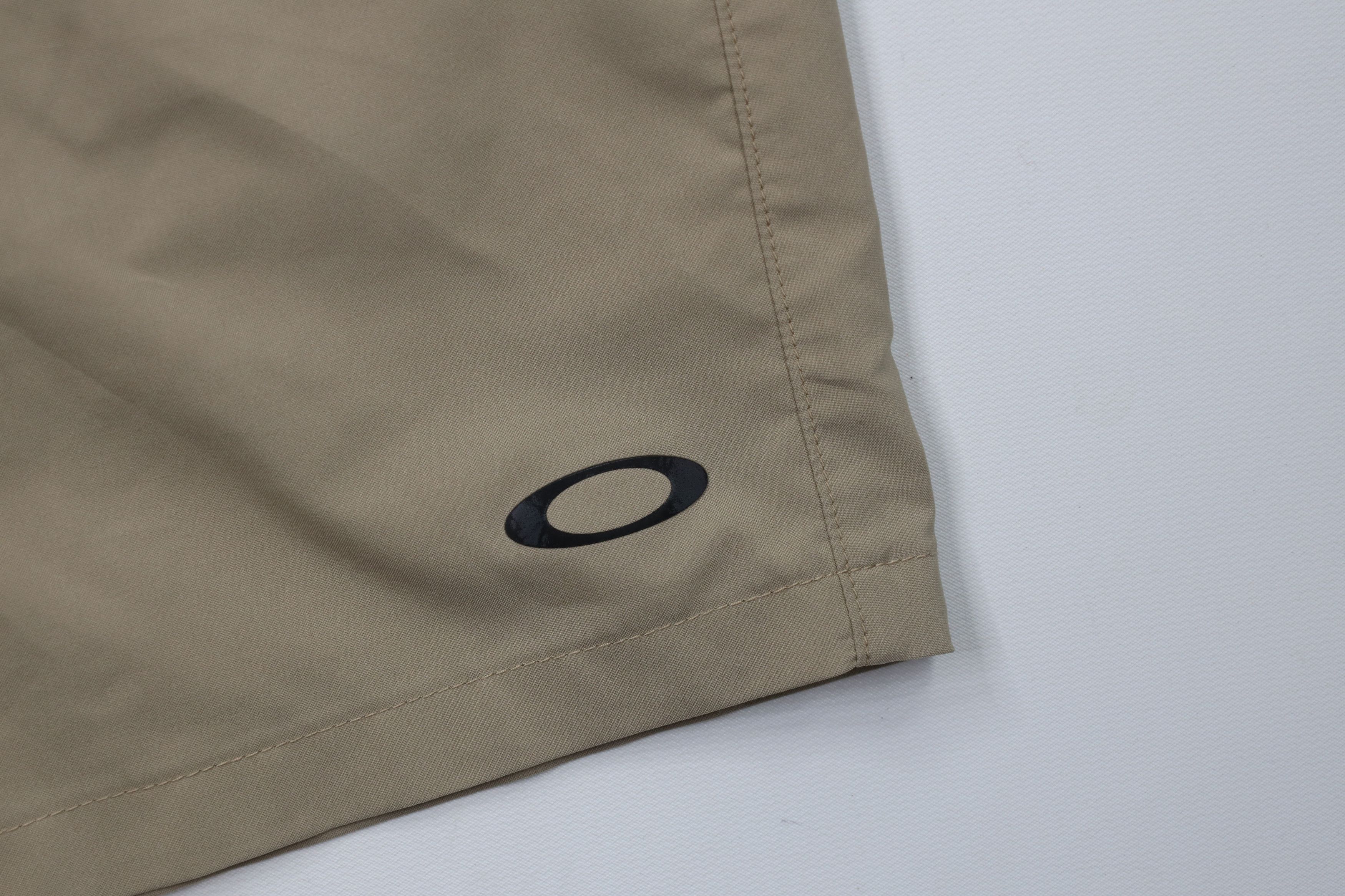 Oakley × Vintage Vintage Y2K Oakley O Logo Tech Golfing Chino Shorts Beige Size US 34 / EU 50 - 5 Thumbnail