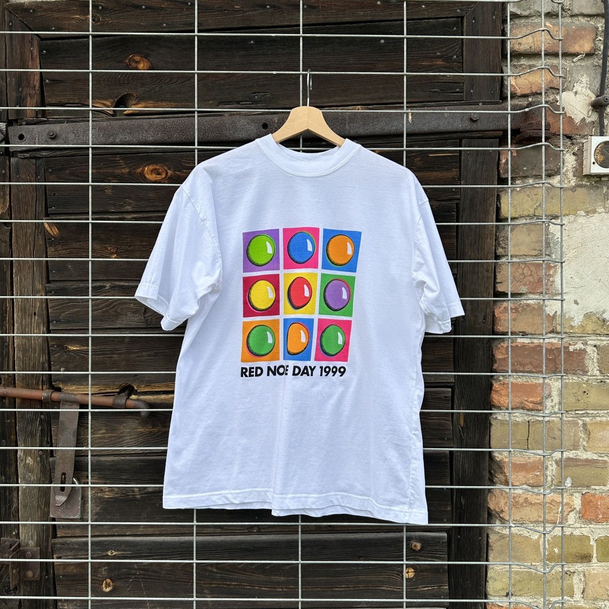Arts & Science Vintage Comic Relief Designer Red Nose Day Tee 1999 T-Shirt Size US M / EU 48-50 / 2 - 1 Thumbnail