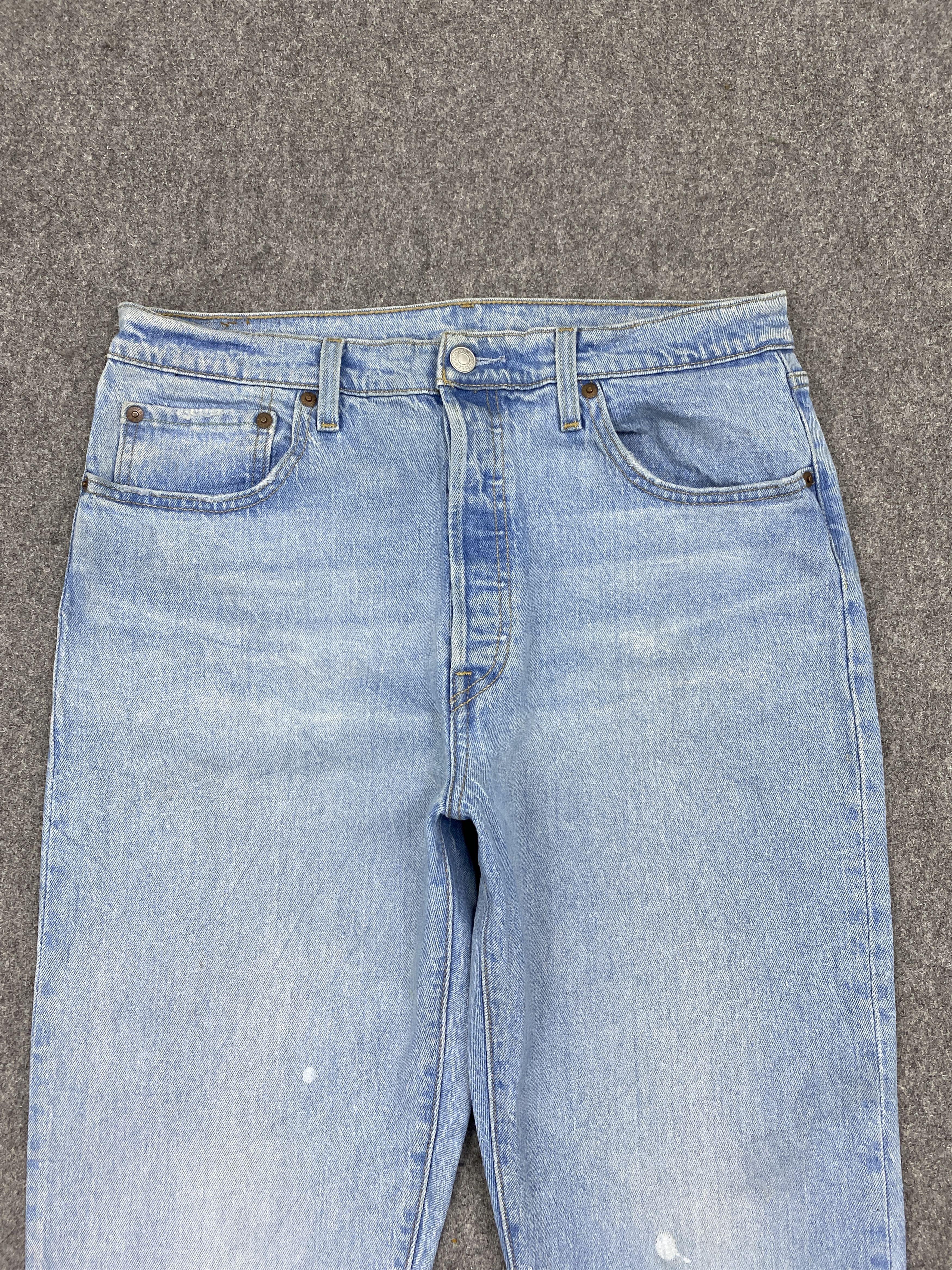 Levi's Vintage Levis 501 Light Wash Blue Jeans DP2755 Size US 32 / EU 48 - 2 Thumbnail