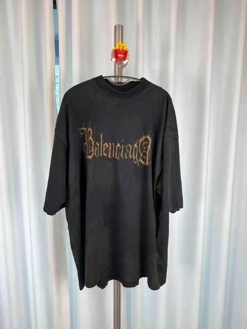 Balenciaga Balenciaga 23SS mud-dyed Sanskrit short sleeves are old mo Size US M / EU 48-50 / 2 - 2 Thumbnail
