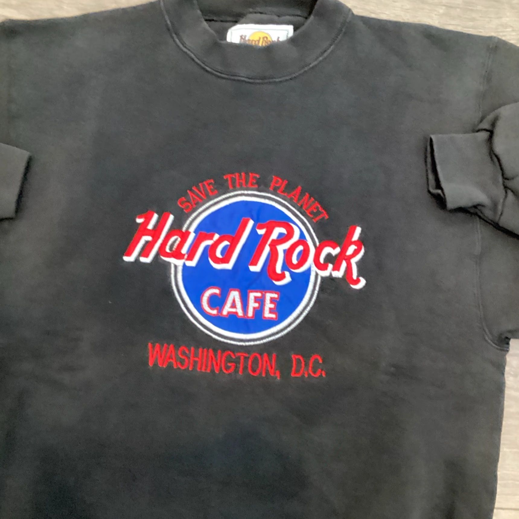 Hard Rock Cafe VINTAGE Hard Rock Cafe Sweatshirt Crewneck Shirt Adult S Black USA Made Embroidered Logo 90s Theme Mens Size US S / EU 44-46 / 1 - 2 Thumbnail