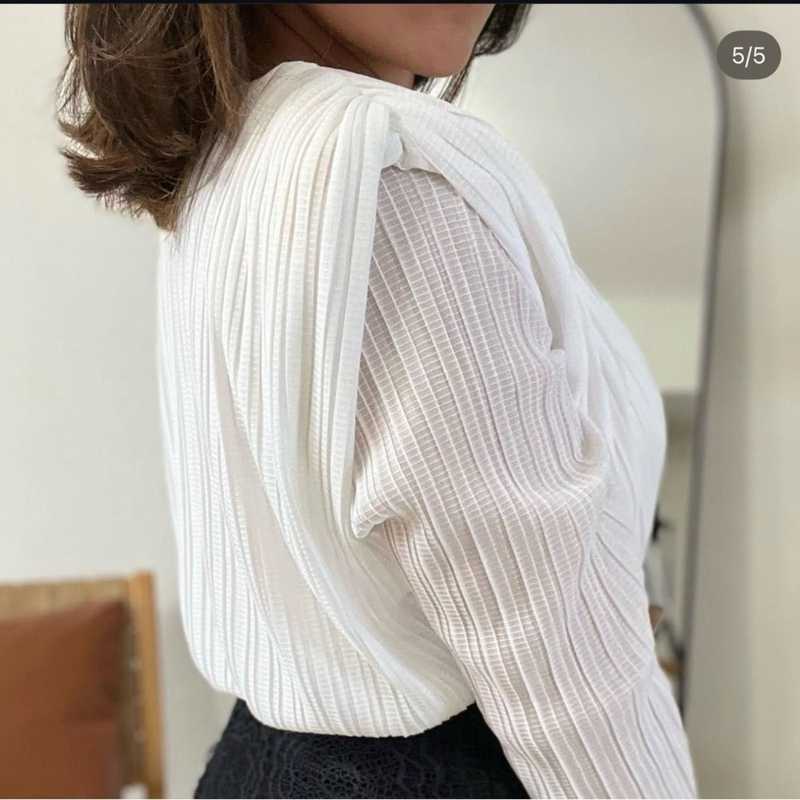 Zara New Zara White V-Neck Women's Top size S Size S / US 4 / IT 40 - 4 Thumbnail