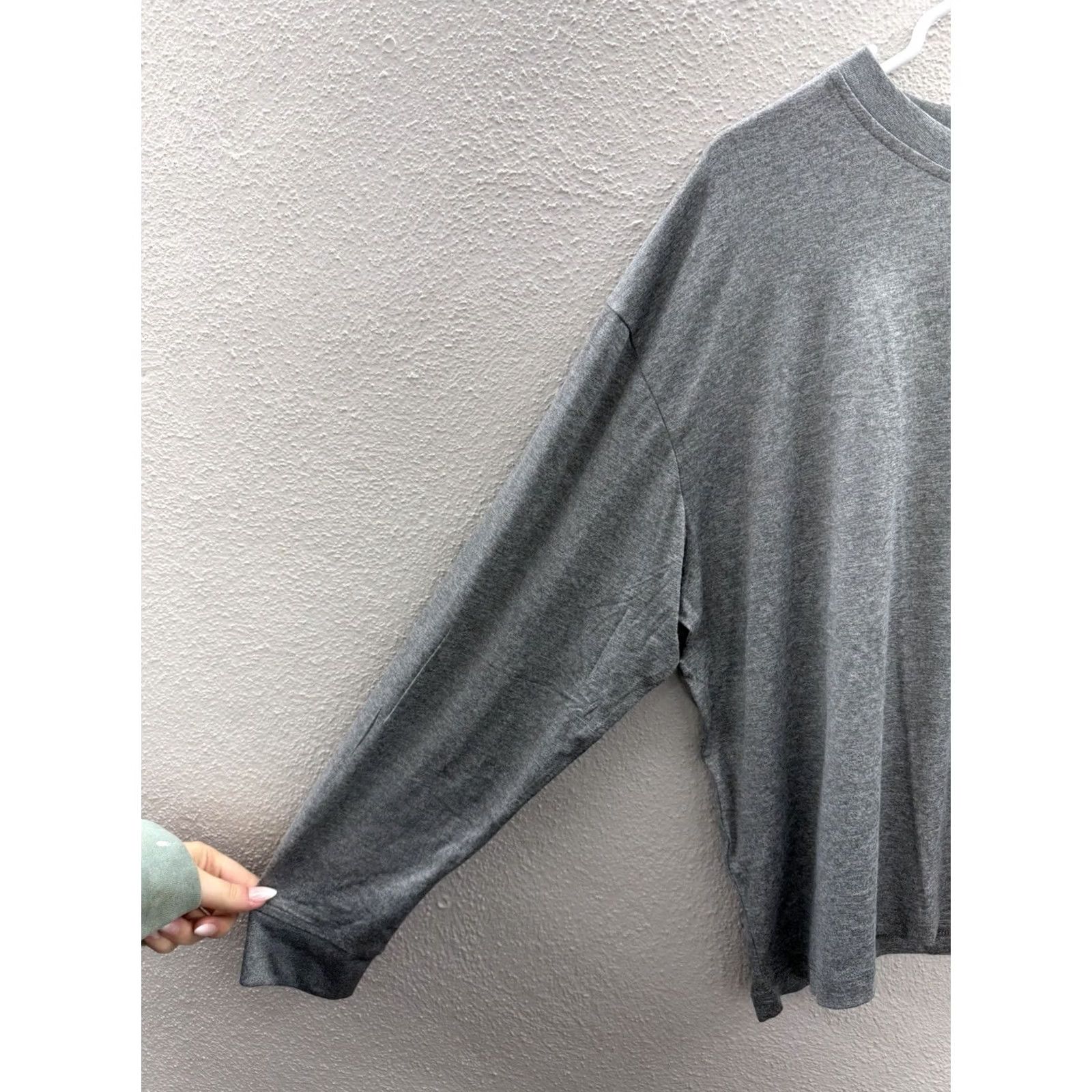 Eddie Bauer Eddie Bauer Womens Shirt XL Gray WR Surreal Travel Long Sleeve Tee NWTs Size XL / US 12-14 / IT 48-50 - 4 Thumbnail