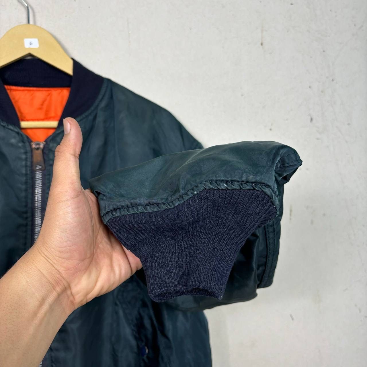 Alpha Industries Vintage Alpha Industries MA-1 Flight Jacket Large USA Made Size US L / EU 52-54 / 3 - 9 Thumbnail