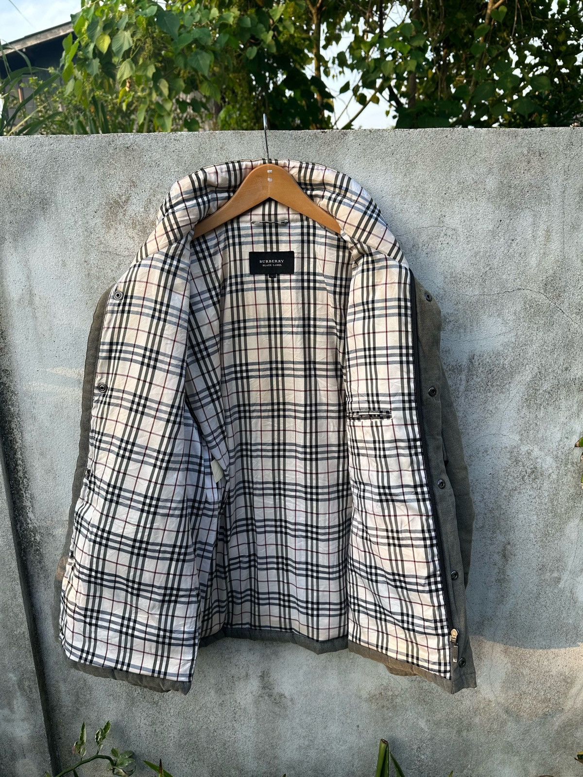 Burberry Burberry black label nova checked down jacket Size US L / EU 52-54 / 3 - 2 Thumbnail