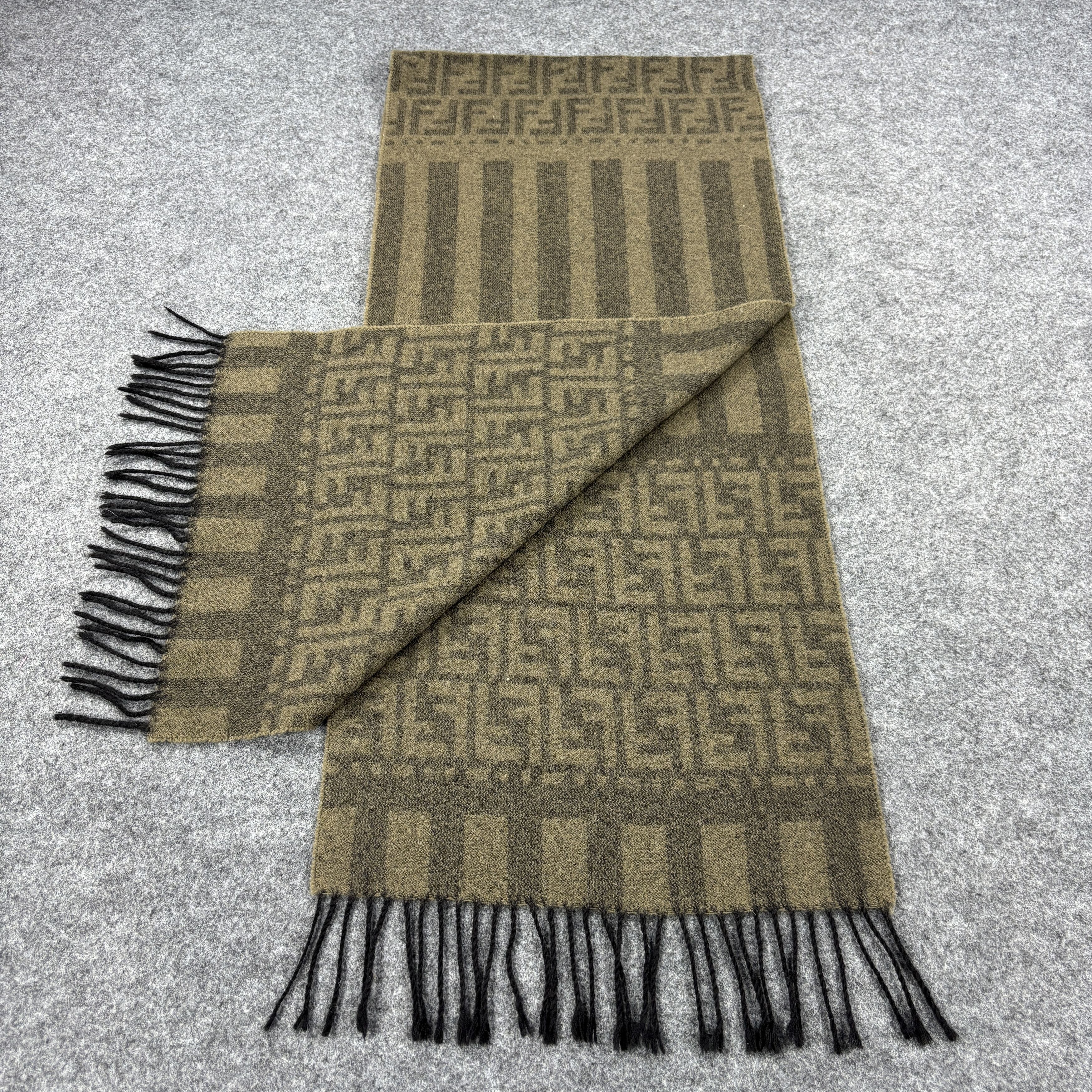 Fendi × Vintage GF10705 Fendi Scarf Neck Wear Muffler Nova Check Size ONE SIZE - 6 Thumbnail