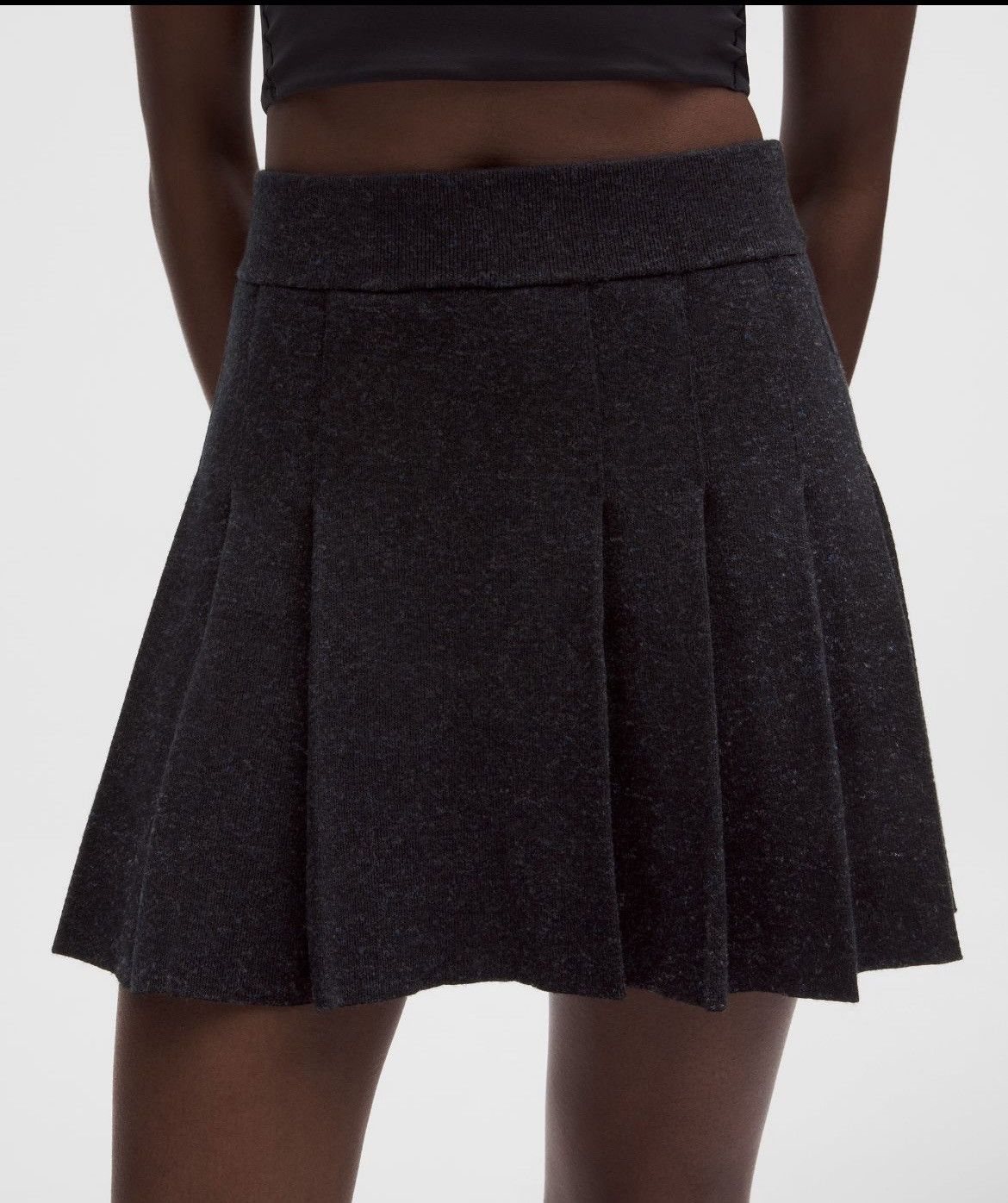 Lululemon Lululemon Ribbed Merino Wool Pleated Skirt Heathered Black Size 34" / US 12 / IT 48 - 1 Thumbnail