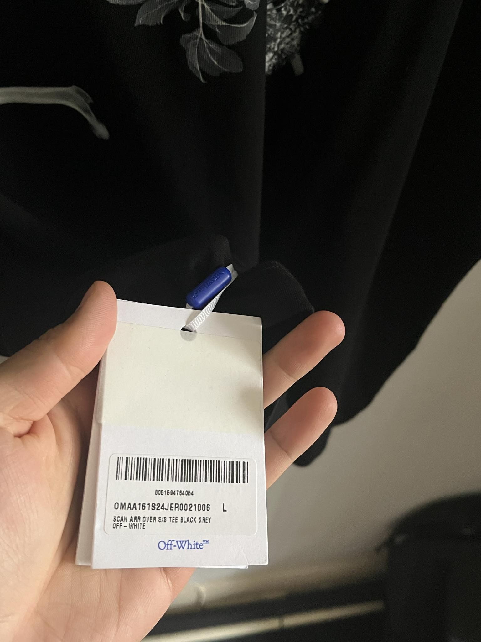 Off-White scan arr over s s tee Size US L / EU 52-54 / 3 - 4 Thumbnail