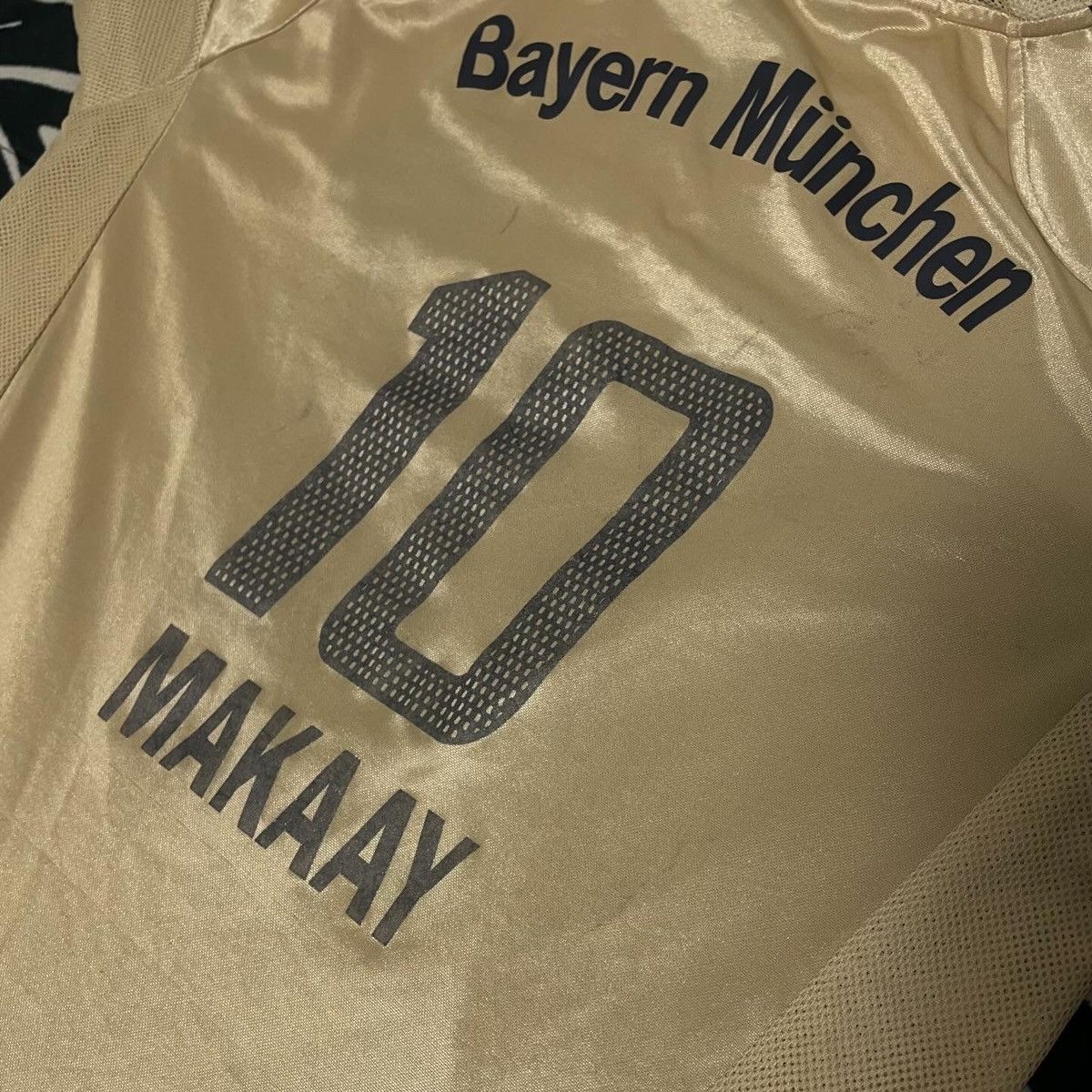 Adidas × Vintage Vintage soccer jersey Bayern Munich Makaay 10 size M 2004 Size US M / EU 48-50 / 2 - 6 Thumbnail