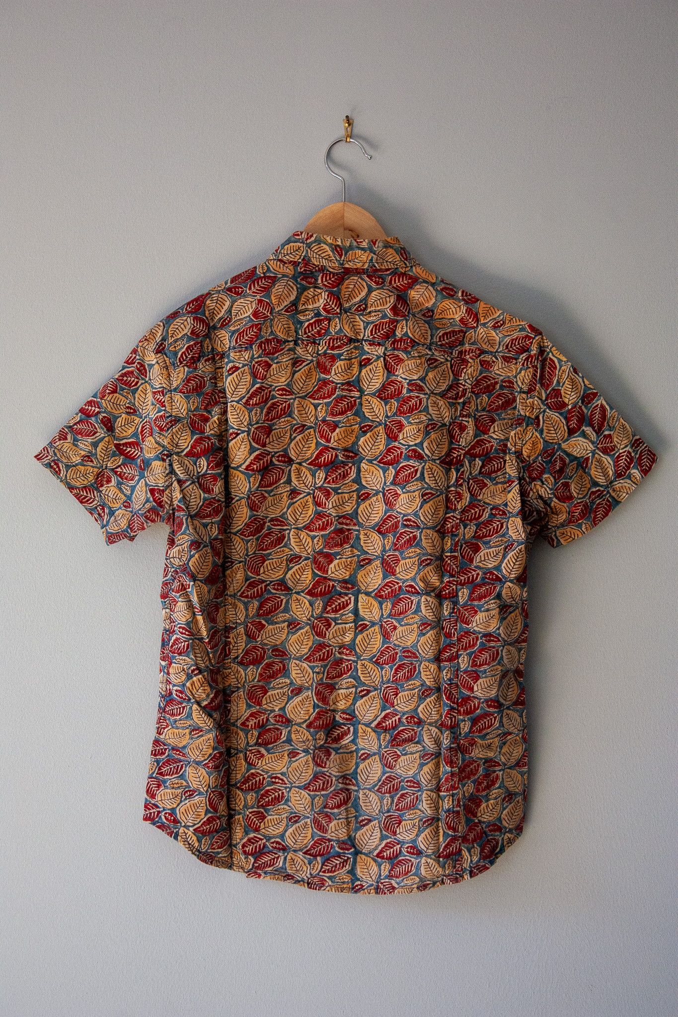 Corridor Leaf Print Short-Sleeved Summer Button Down (Fits Size S) Size US XS / EU 42 / 0 - 2 Thumbnail