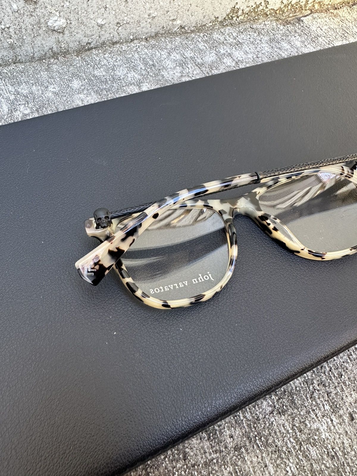John Varvatos V418 52-18-145 Tortoise Glasses Size ONE SIZE - 3 Thumbnail