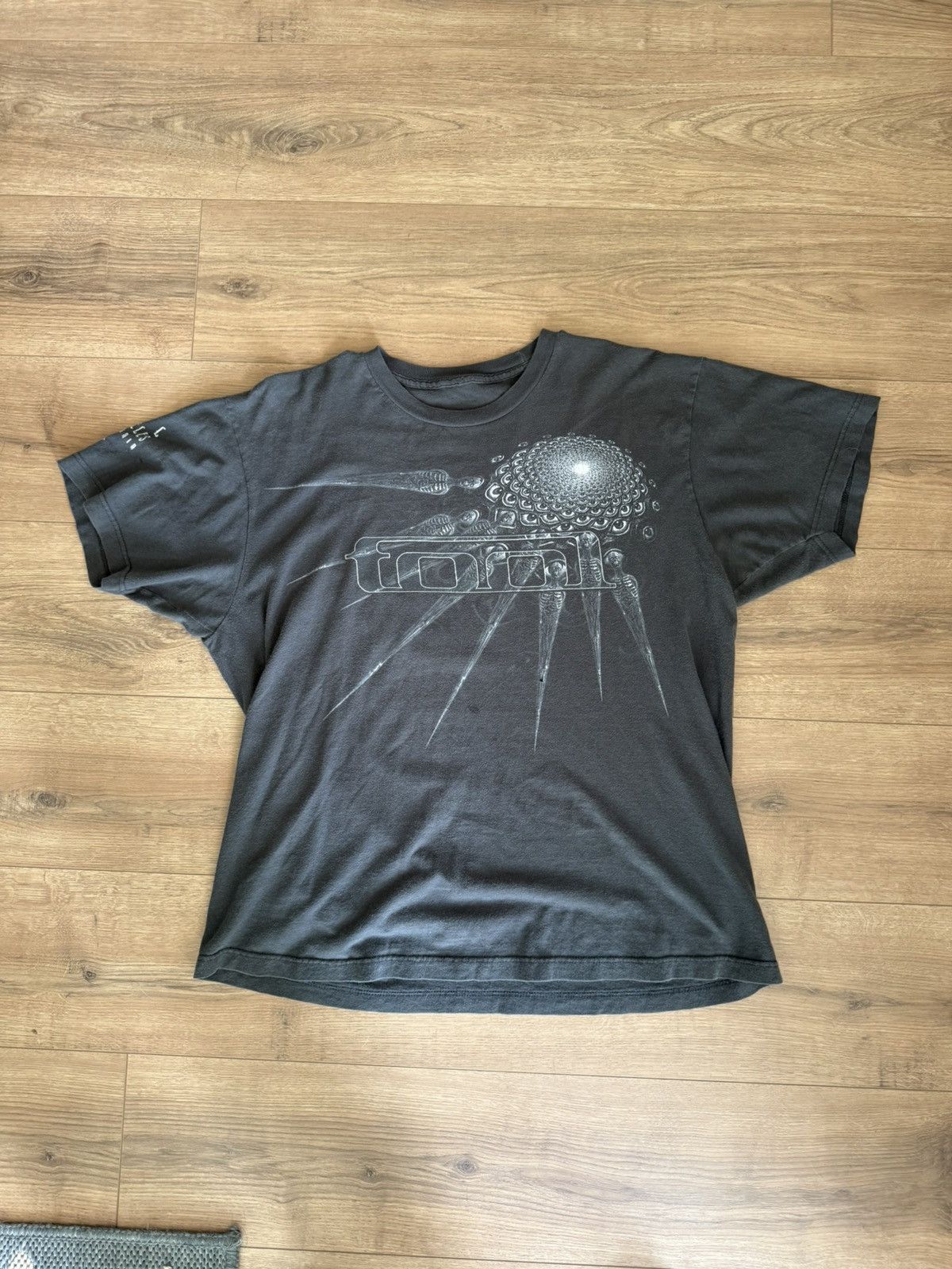 Vintage Vintage Tool band shirt Size US L / EU 52-54 / 3 - 1 Thumbnail
