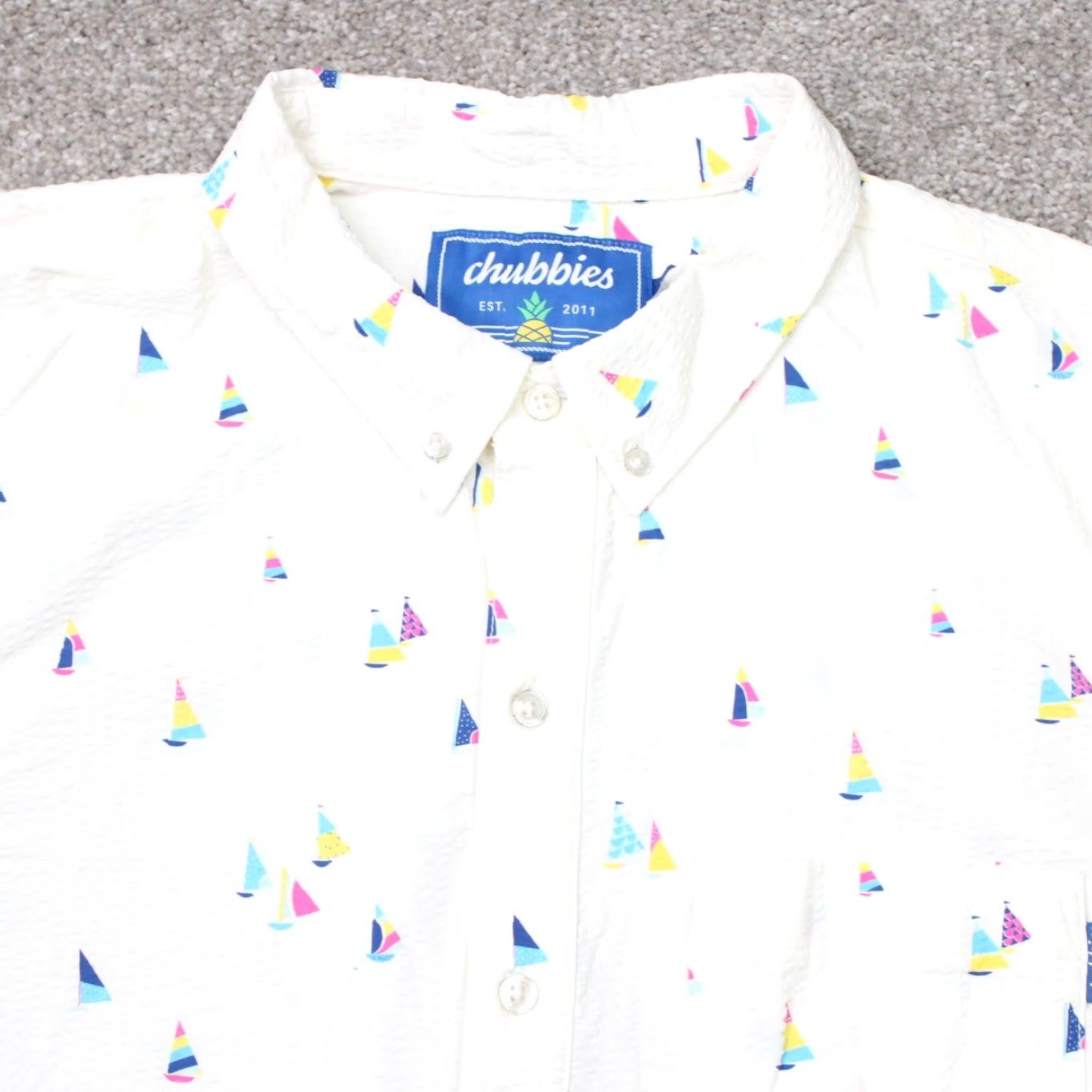 Chubbies Chubbies Shirt Mens XL White Sailboat AOP Seersucker Nylon Stretch Short Sleeve Shirt Velcro? No Size US XL / EU 56 / 4 - 4 Thumbnail