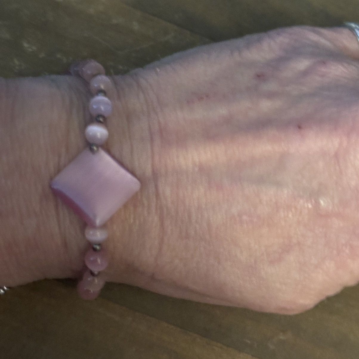 Vintage Vintage pink cats eye bead bracelet Size ONE SIZE - 2 Thumbnail