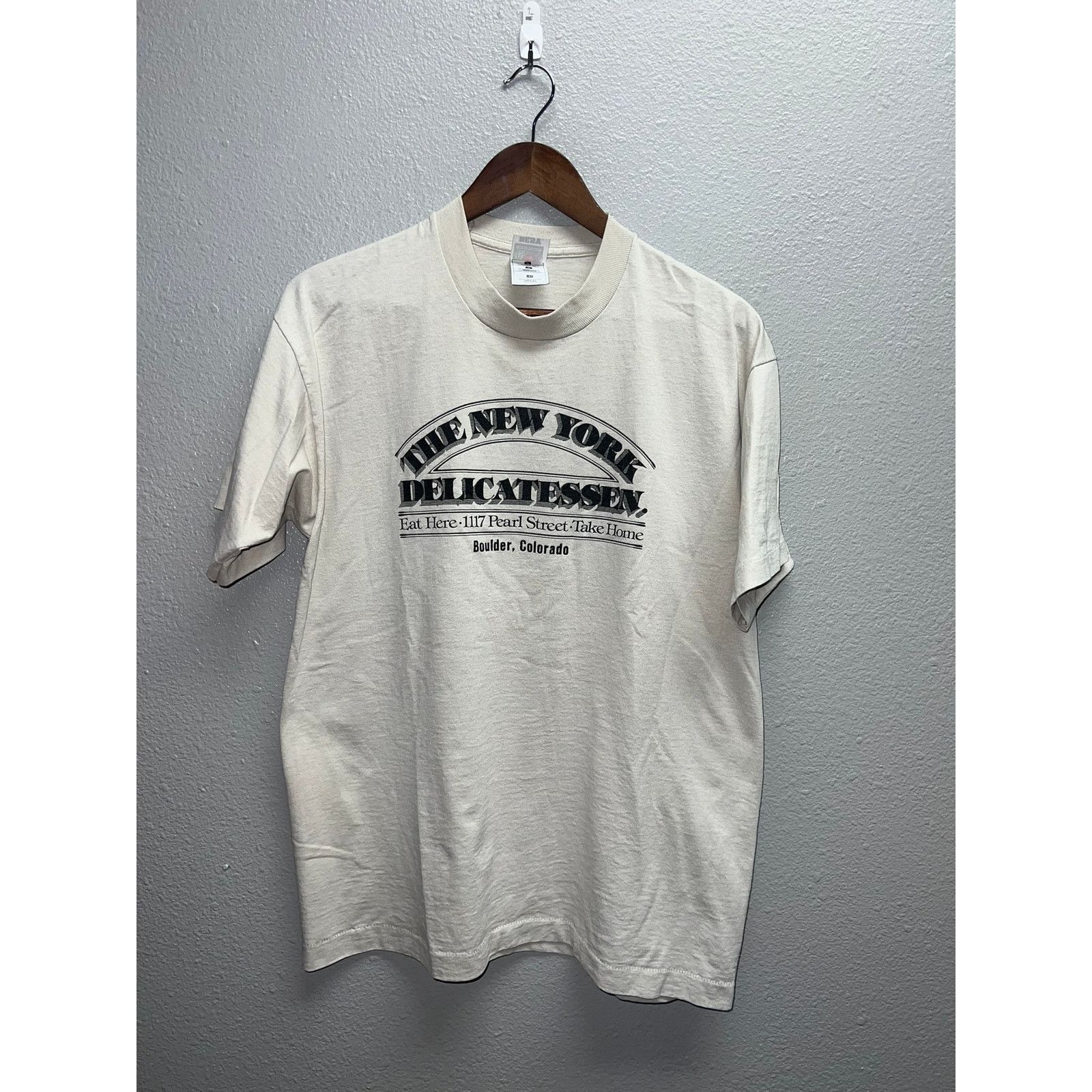 Fruit Of The Loom Vintage New York Deli Shirt The NYC Delicatessen Tee 90s L Size US L / EU 52-54 / 3 - 1 Thumbnail