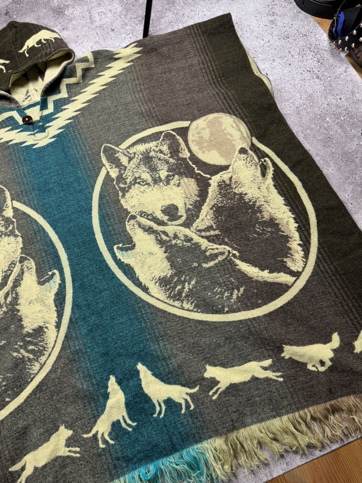 Japanese Brand 🇯🇵OVERPRINTED WOLF FREE SIZE SLEEVE LESS WOLF PONCHOS HOODIES Size US XL / EU 56 / 4 - 8 Thumbnail
