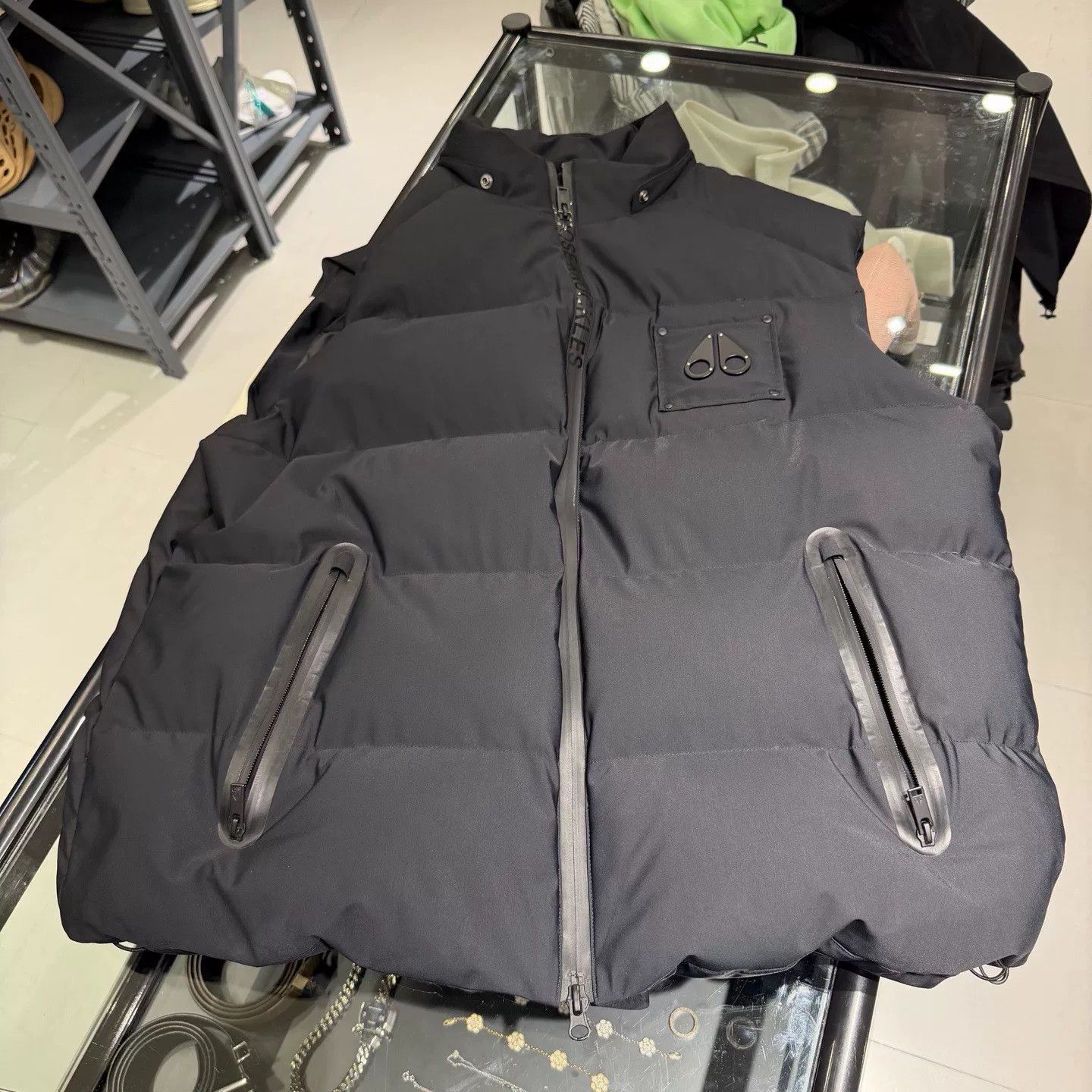 Moose Knuckles Moose Knuckles Colorblock Quilted Logo Down Vest Size US XL / EU 56 / 4 - 1 Thumbnail