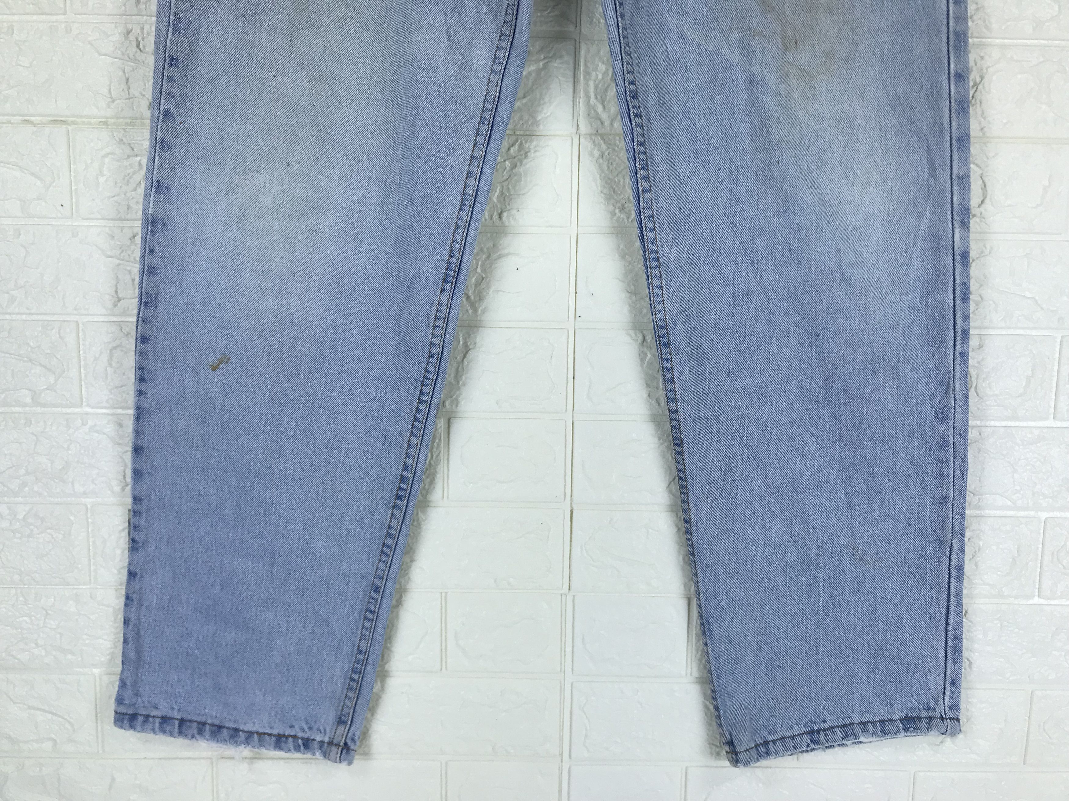 Levi's Vintage 90s Levi's 550 Relaxed Fit Jeans Light Wash Denim Size US 36 / EU 52 - 4 Thumbnail